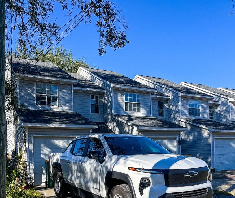 Virginia Oak Court - Residential Lease