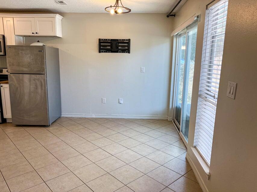 Virginia Oak Court - Residential Lease