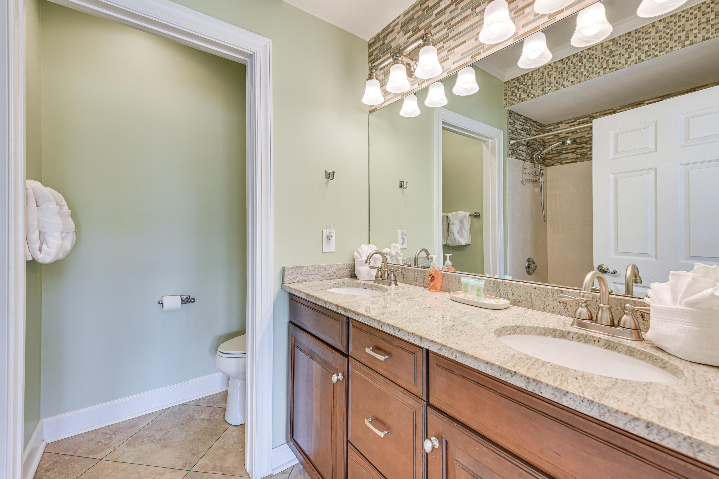 PAVILION PALMS - Residential