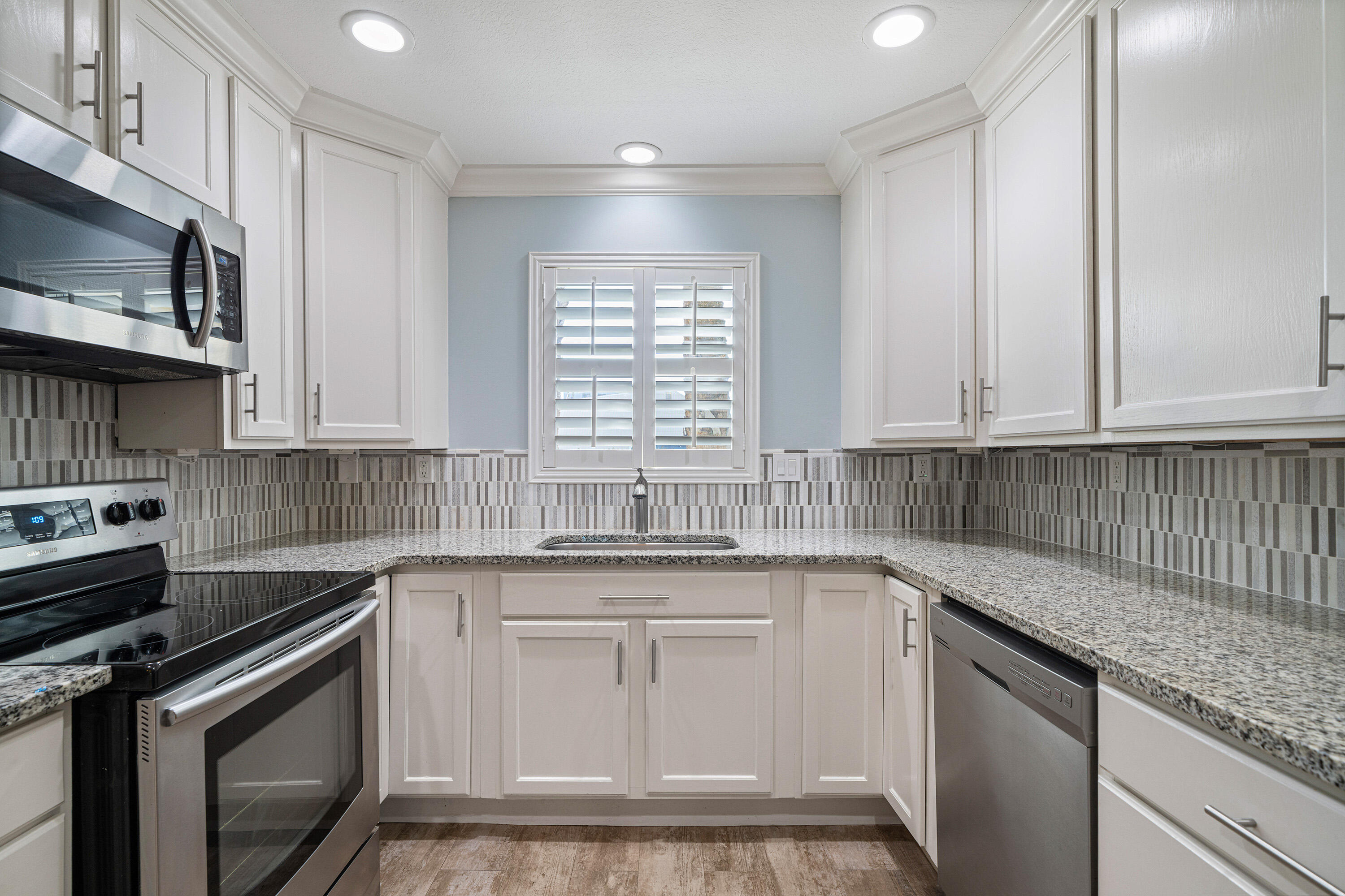 PELICAN PLACE T/H EAST LOT 3 - Residential