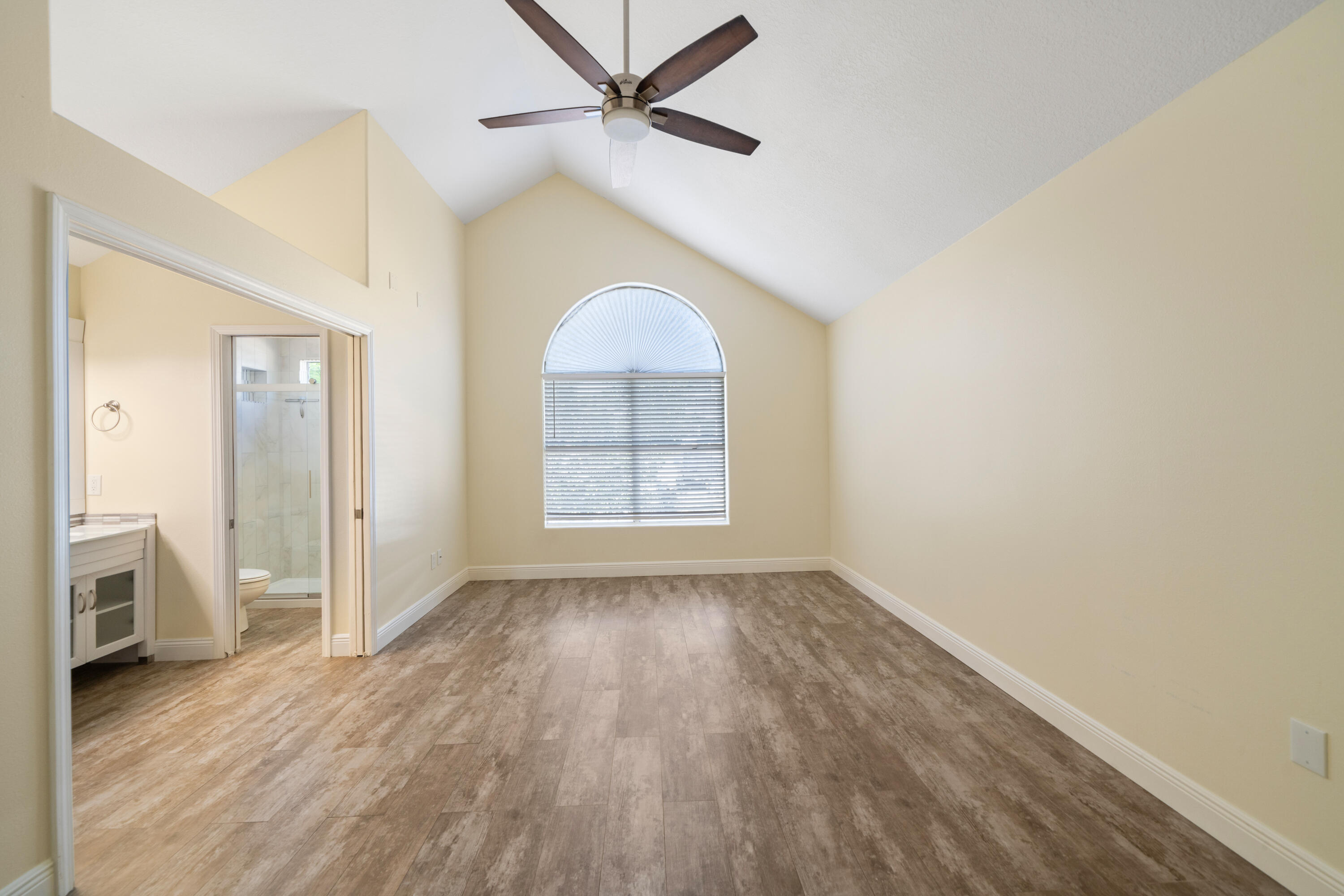 PELICAN PLACE T/H EAST LOT 3 - Residential