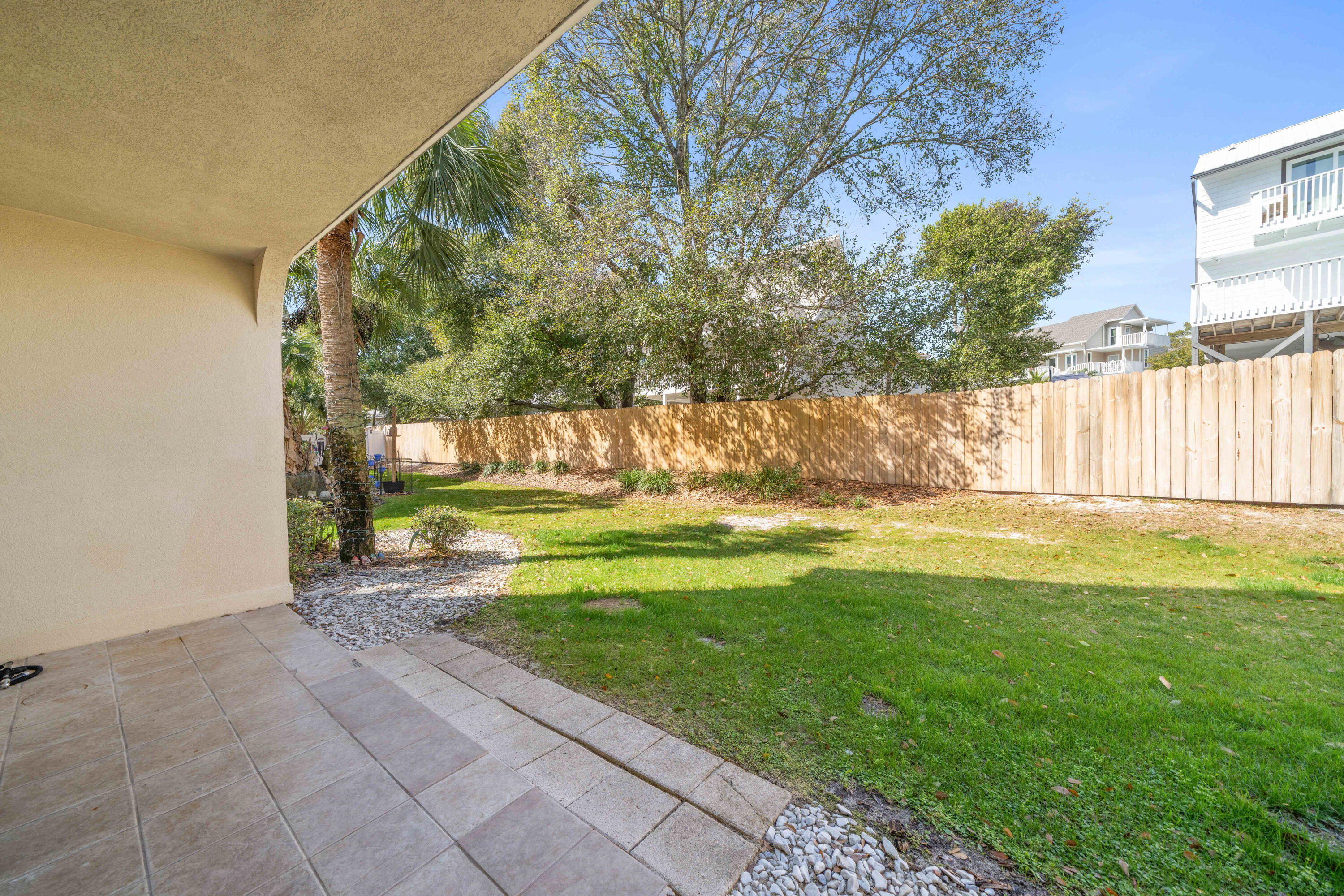 PELICAN PLACE T/H EAST LOT 3 - Residential