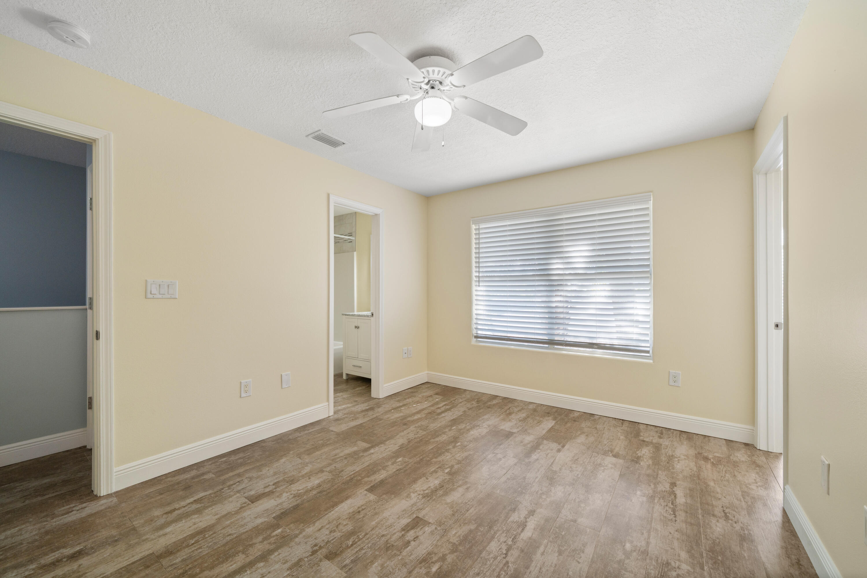 PELICAN PLACE T/H EAST LOT 3 - Residential