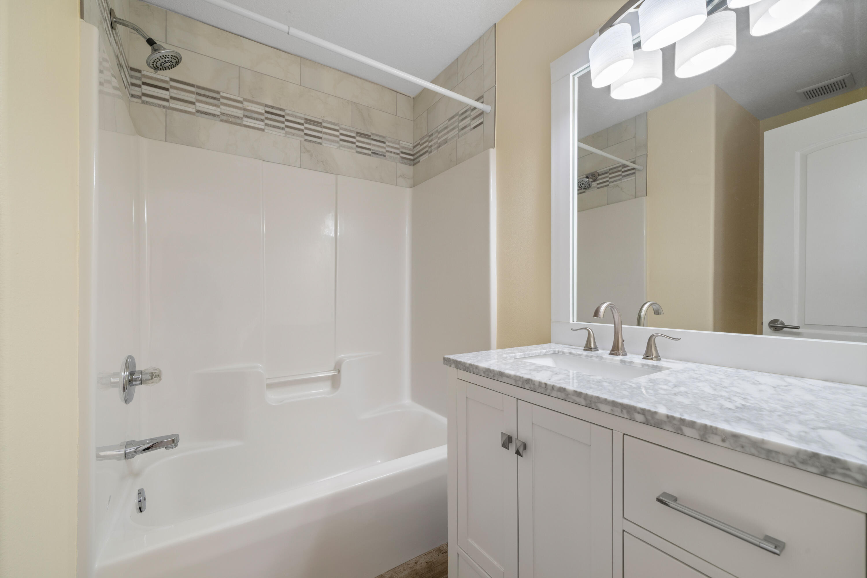 PELICAN PLACE T/H EAST LOT 3 - Residential