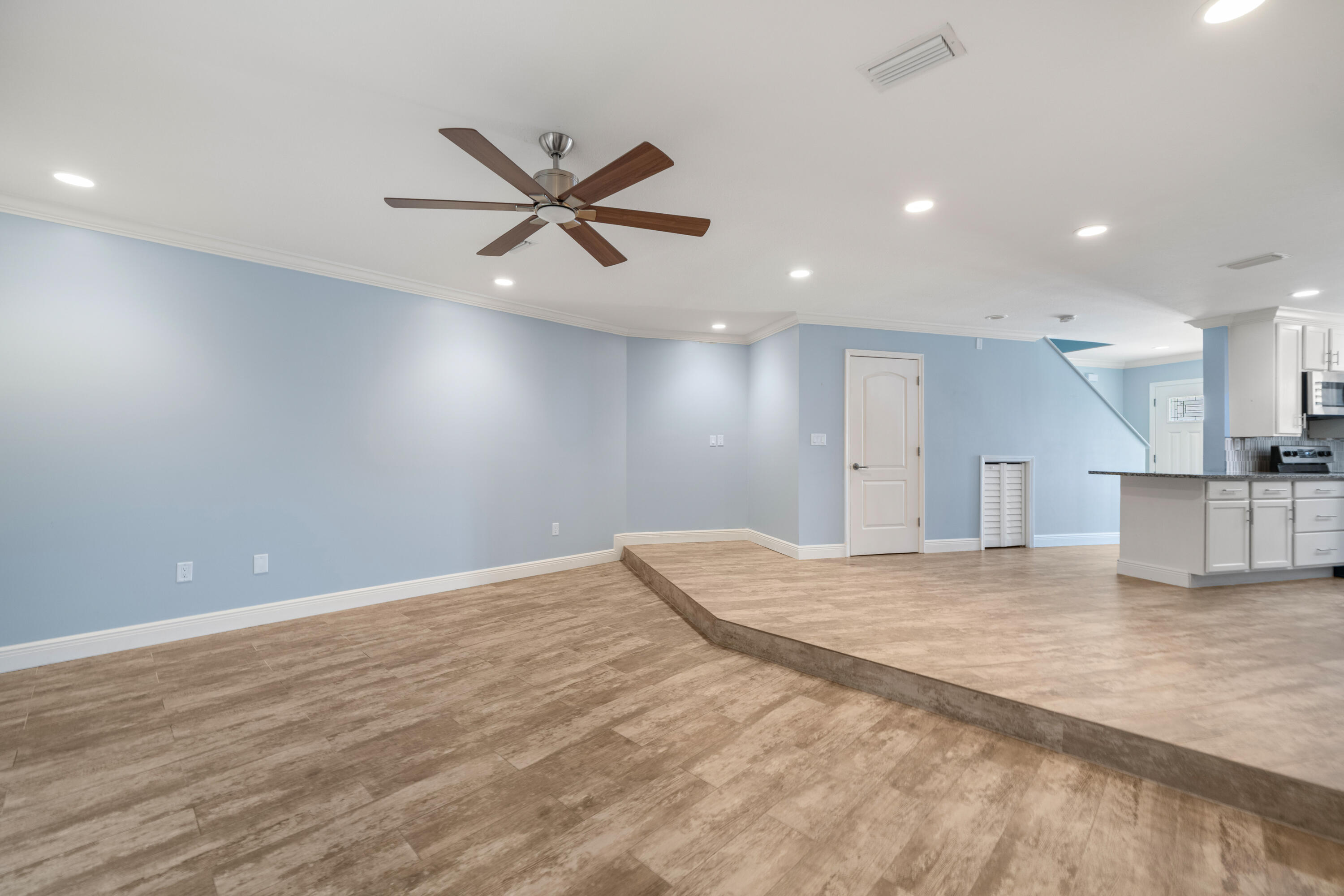 PELICAN PLACE T/H EAST LOT 3 - Residential