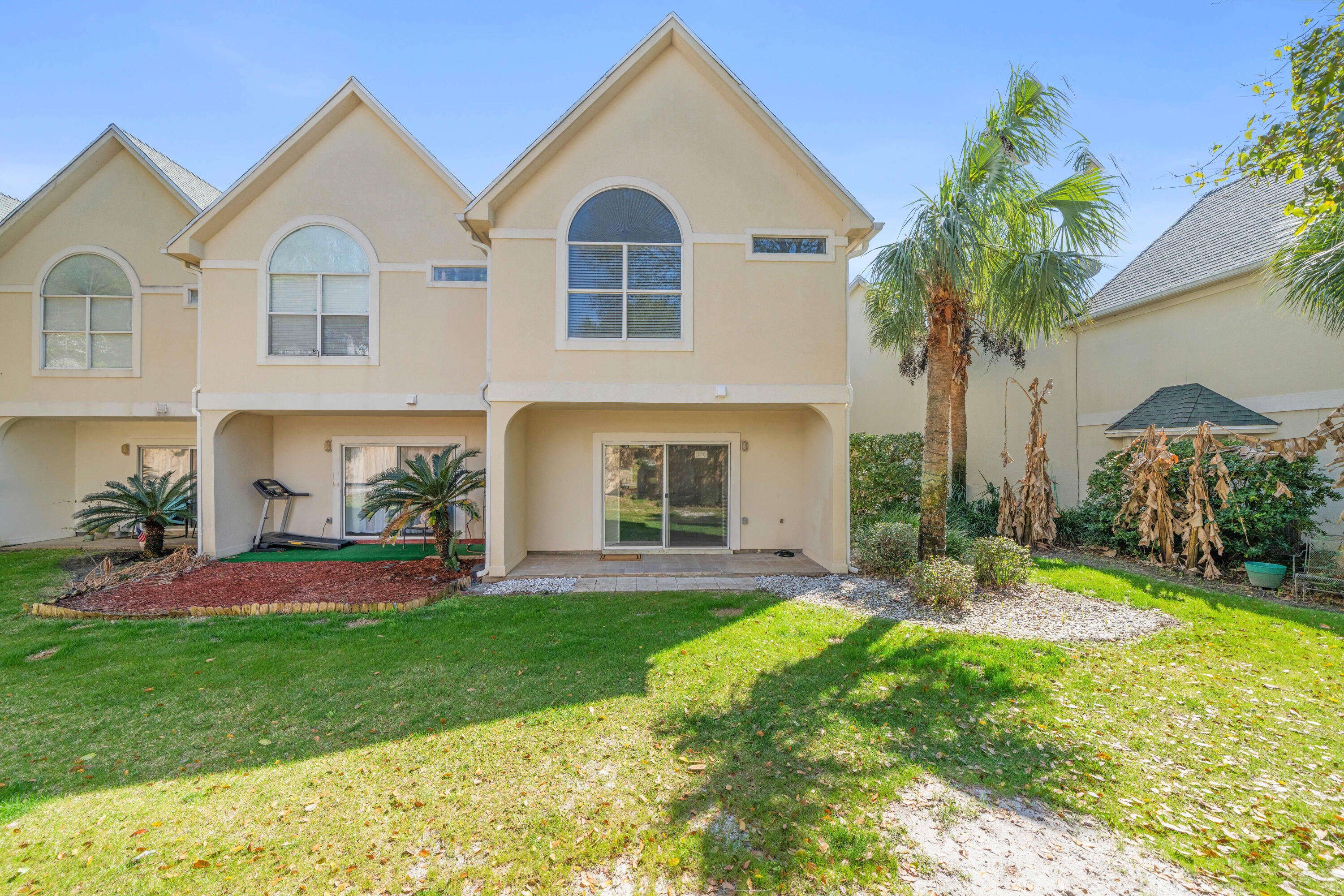 PELICAN PLACE T/H EAST LOT 3 - Residential