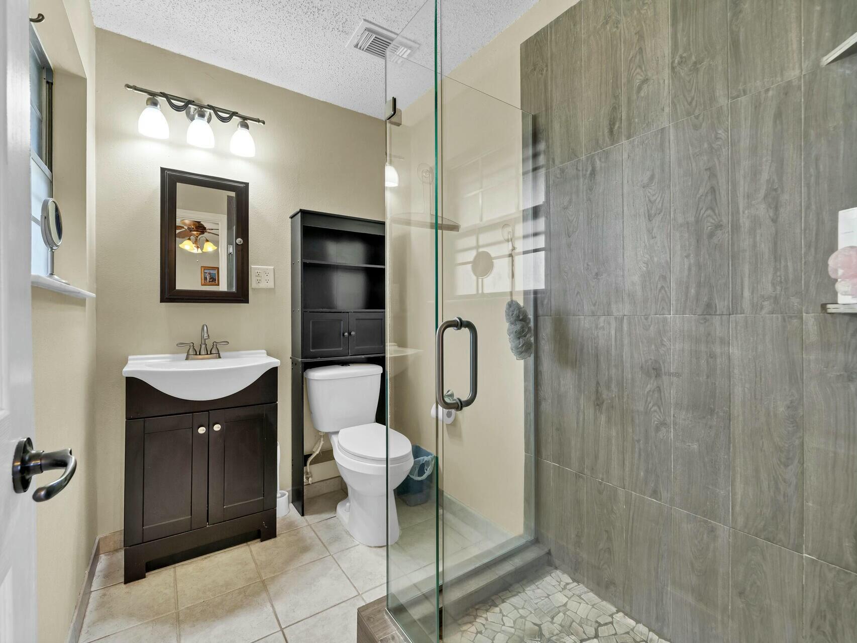 TEN LAKE ESTATES UNIT 3 - Residential