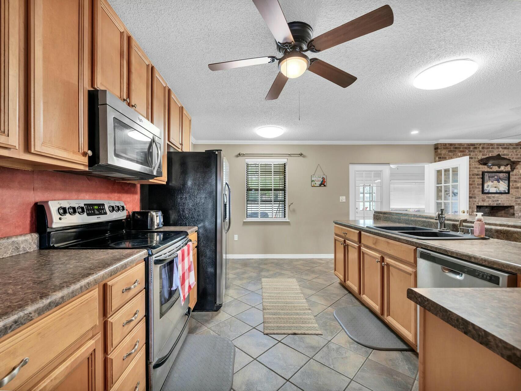 TEN LAKE ESTATES UNIT 3 - Residential