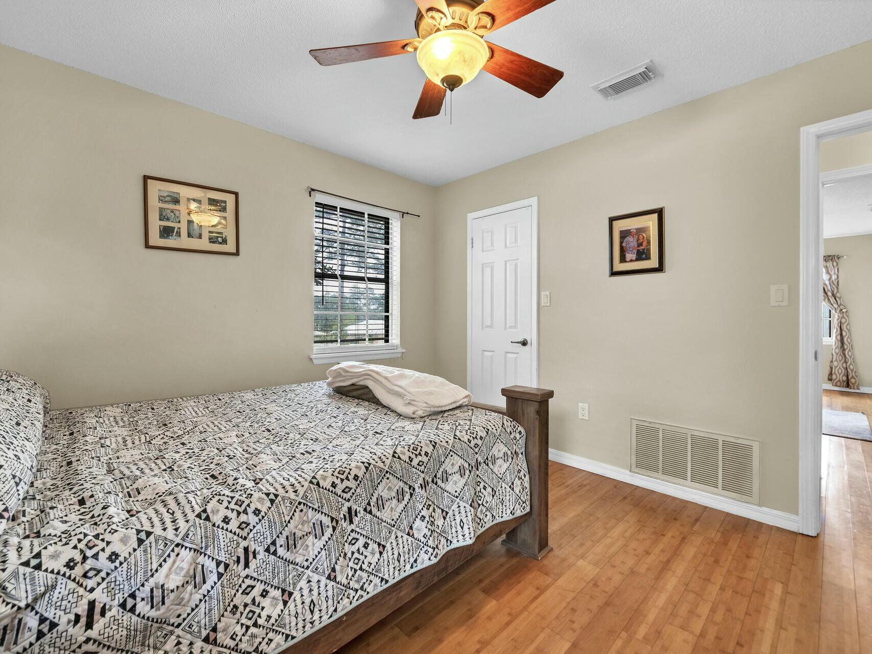 TEN LAKE ESTATES UNIT 3 - Residential