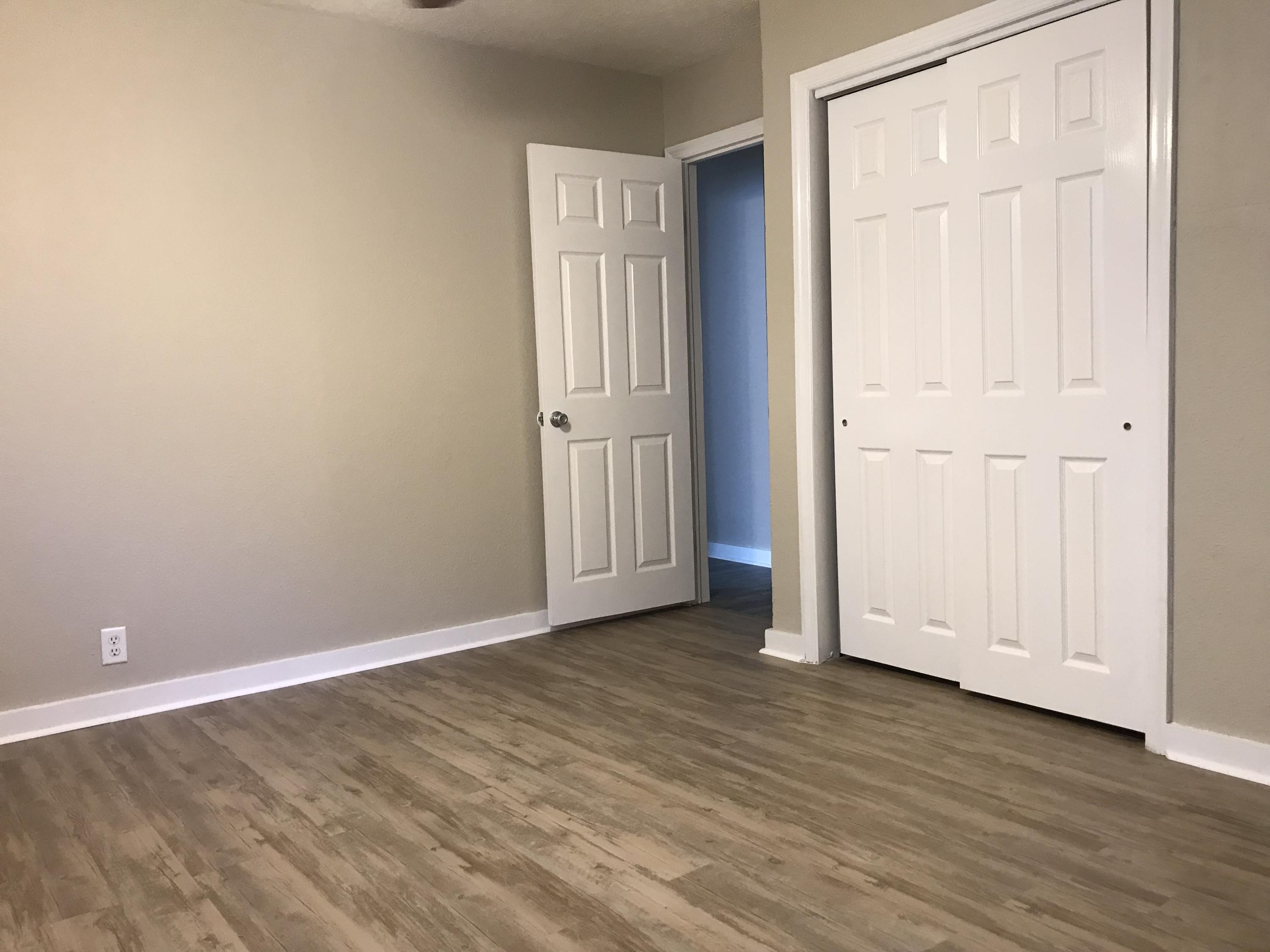 OAKDALE MINI FARMS - Residential Lease