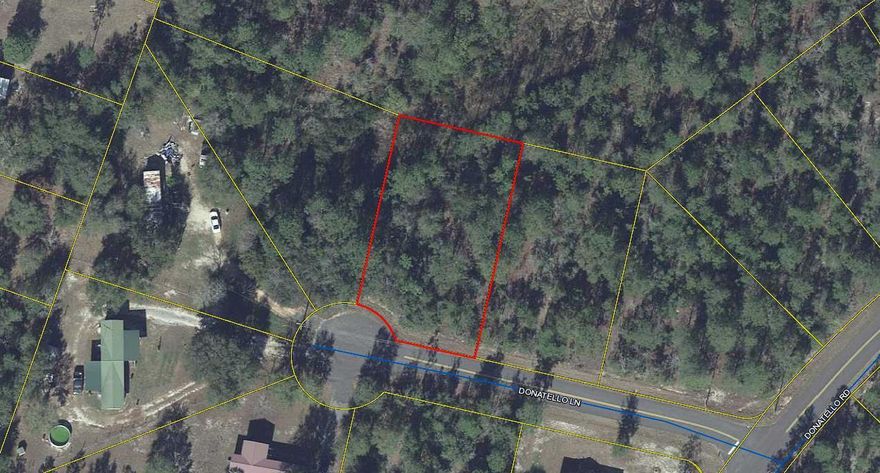 Beautiful Building lot located next to several new homes constructed in the area.  It is close schools and shopping, city water is available.