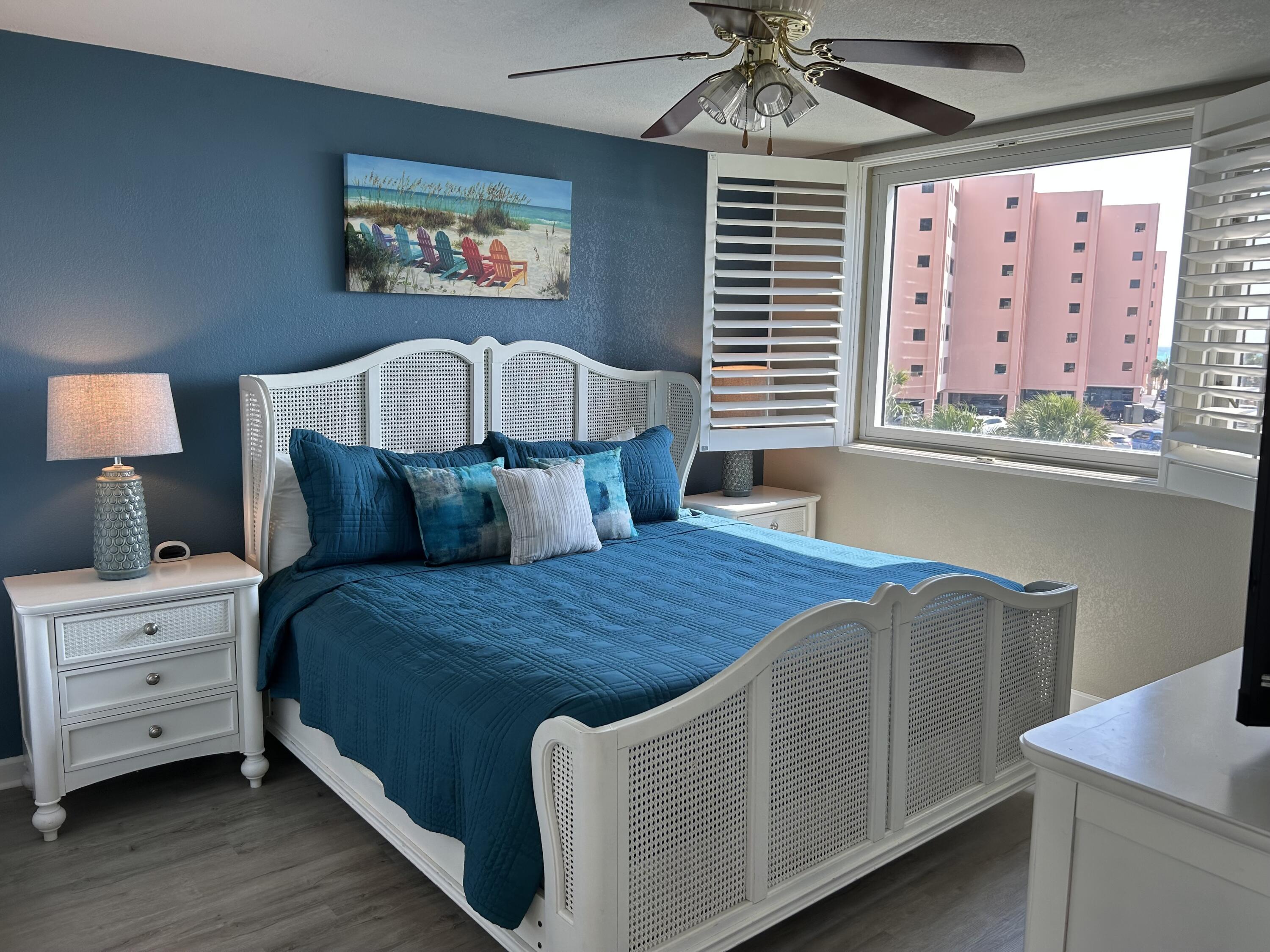 ISLANDER CONDO PH 2 - Residential