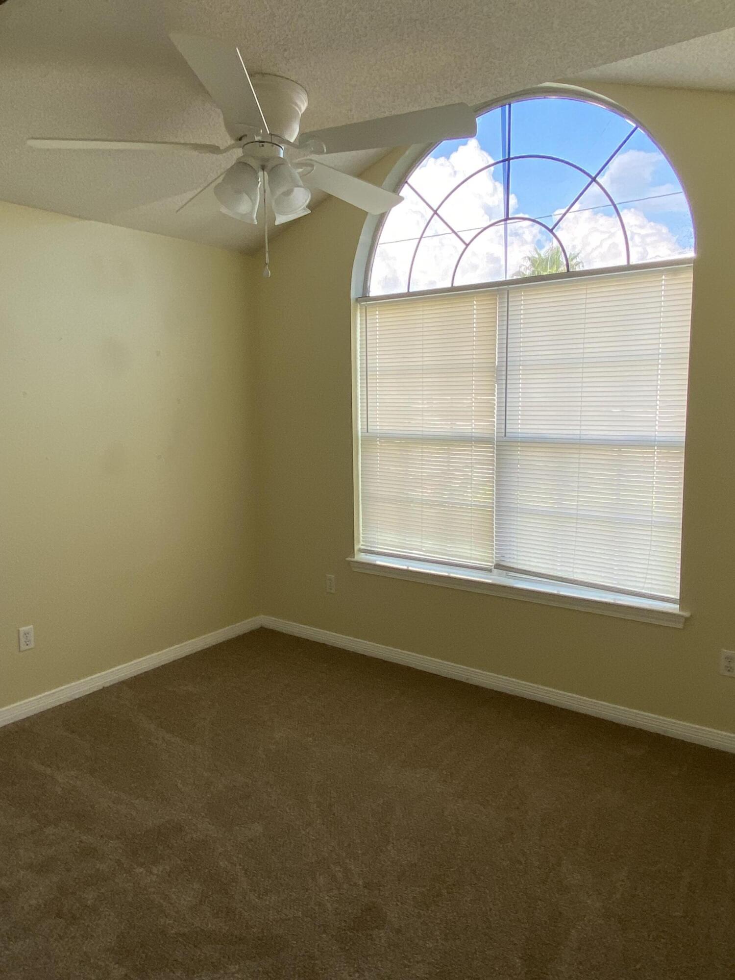 VICTORIA PARK - Residential Lease