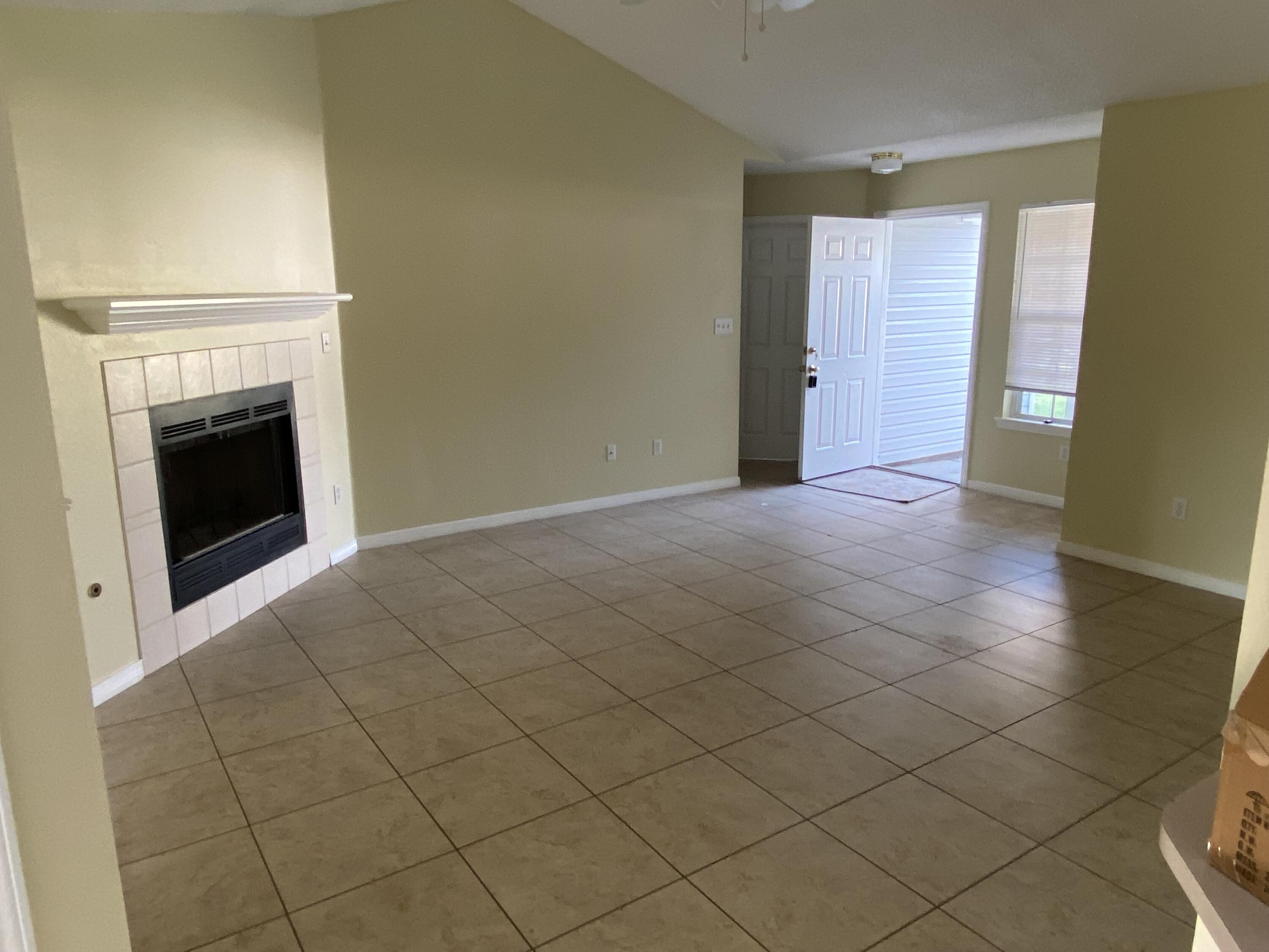 VICTORIA PARK - Residential Lease