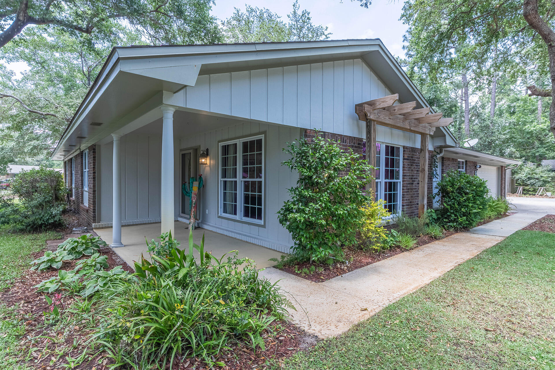 PINEWOOD ESTATES - Residential