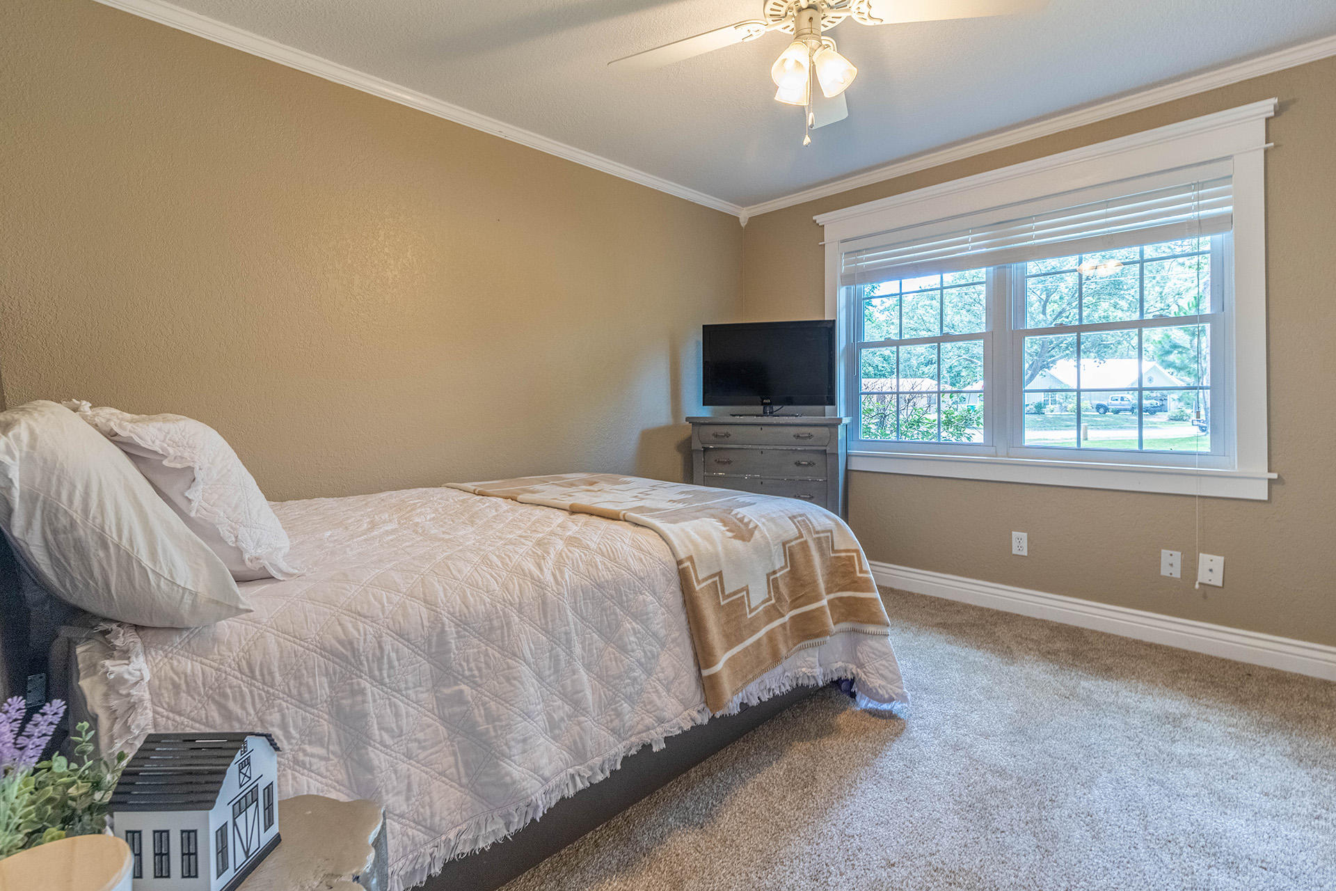 PINEWOOD ESTATES - Residential