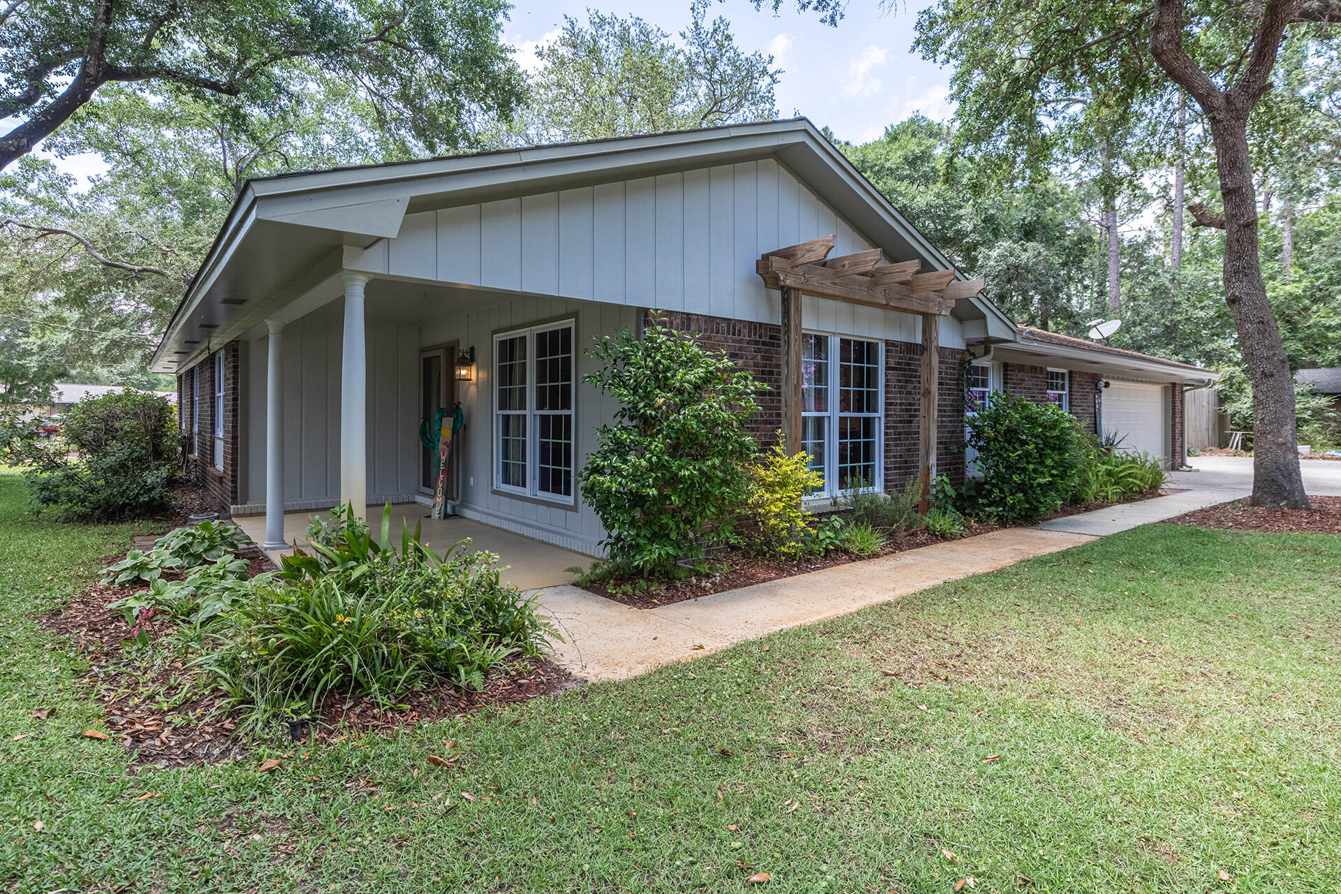 PINEWOOD ESTATES - Residential