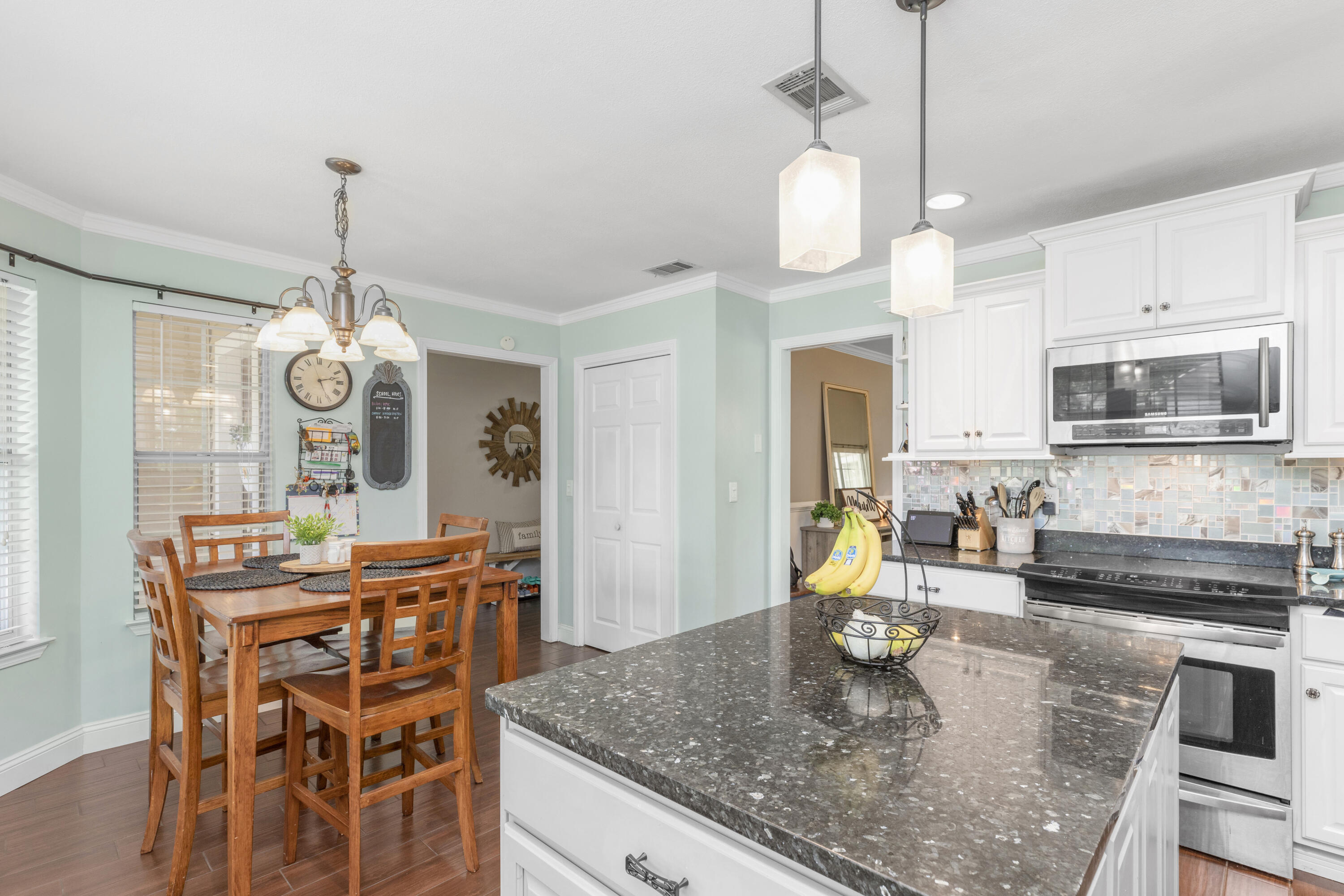 PARKWOOD ESTATES PH 1 BLUEWATER BAY - Residential