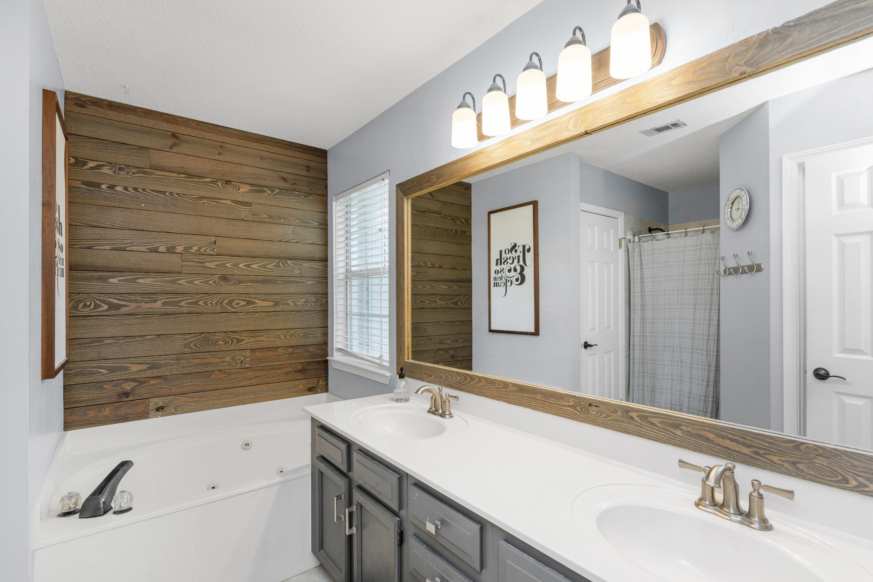 PARKWOOD ESTATES PH 1 BLUEWATER BAY - Residential