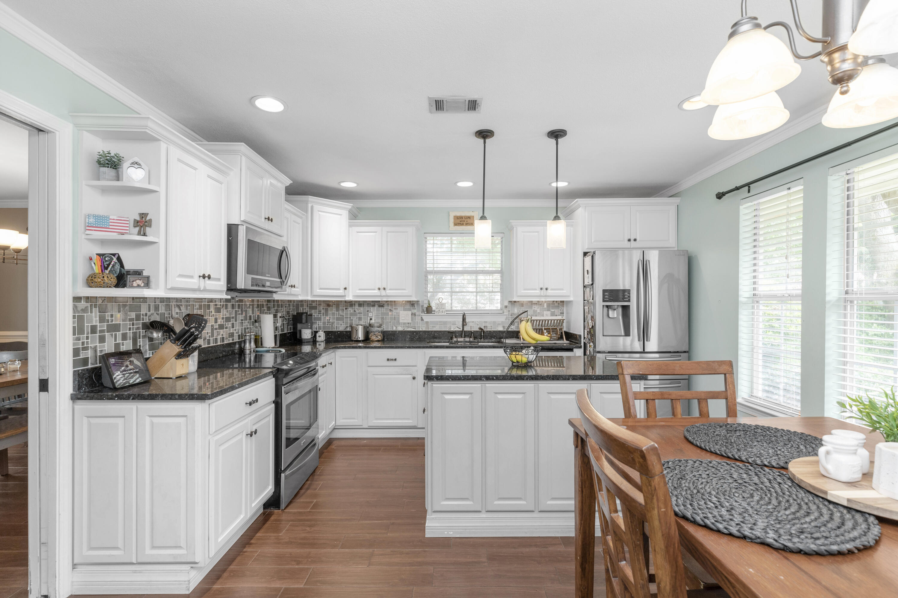 PARKWOOD ESTATES PH 1 BLUEWATER BAY - Residential