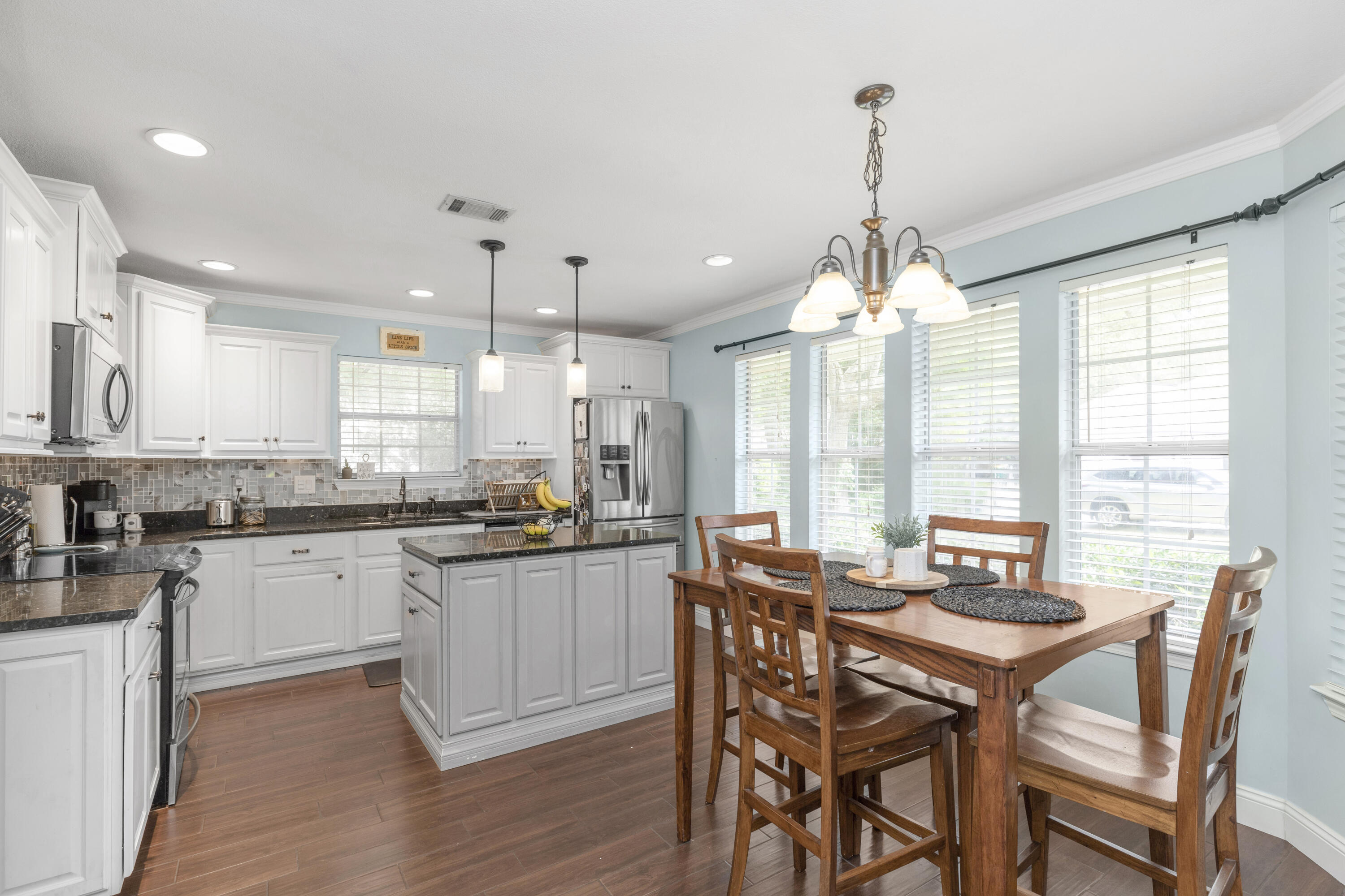 PARKWOOD ESTATES PH 1 BLUEWATER BAY - Residential