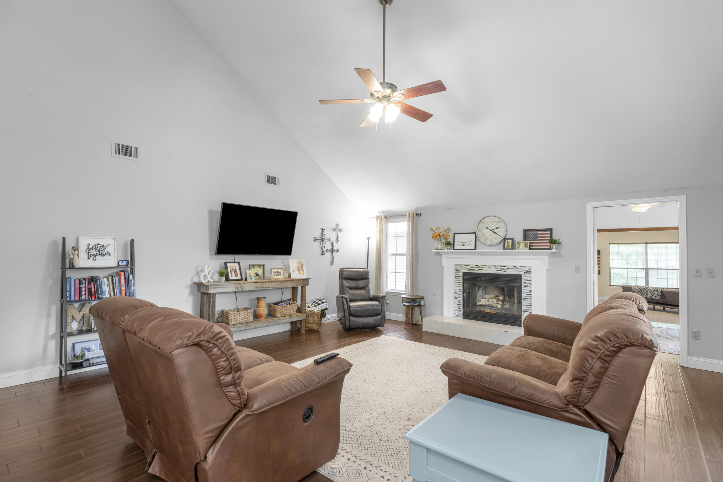 PARKWOOD ESTATES PH 1 BLUEWATER BAY - Residential