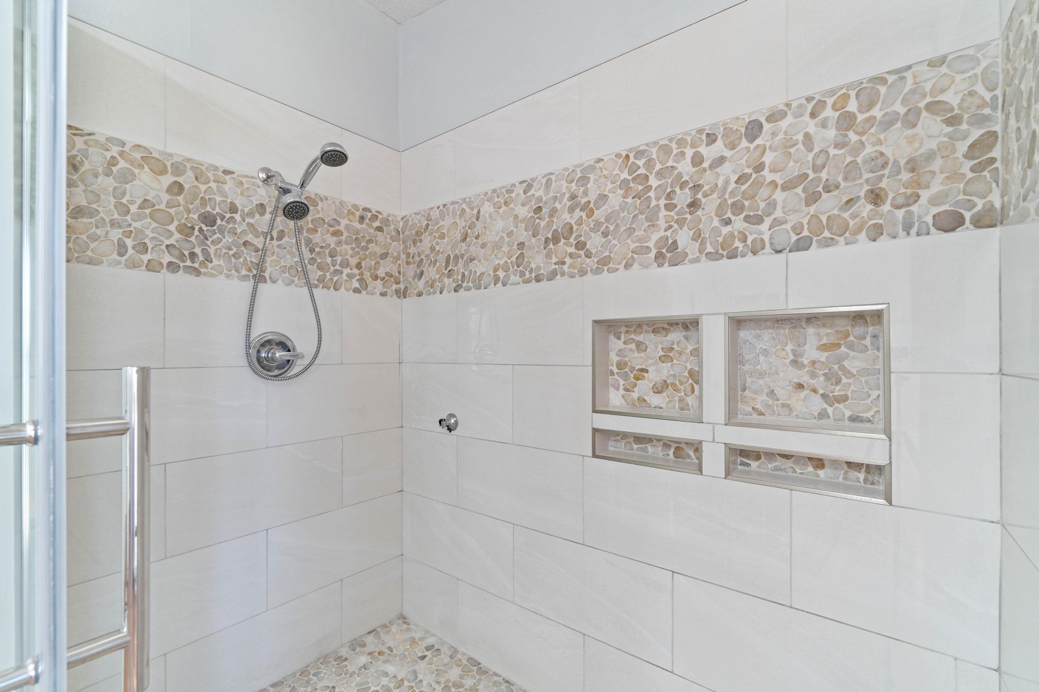 NORTH SHORES - Residential