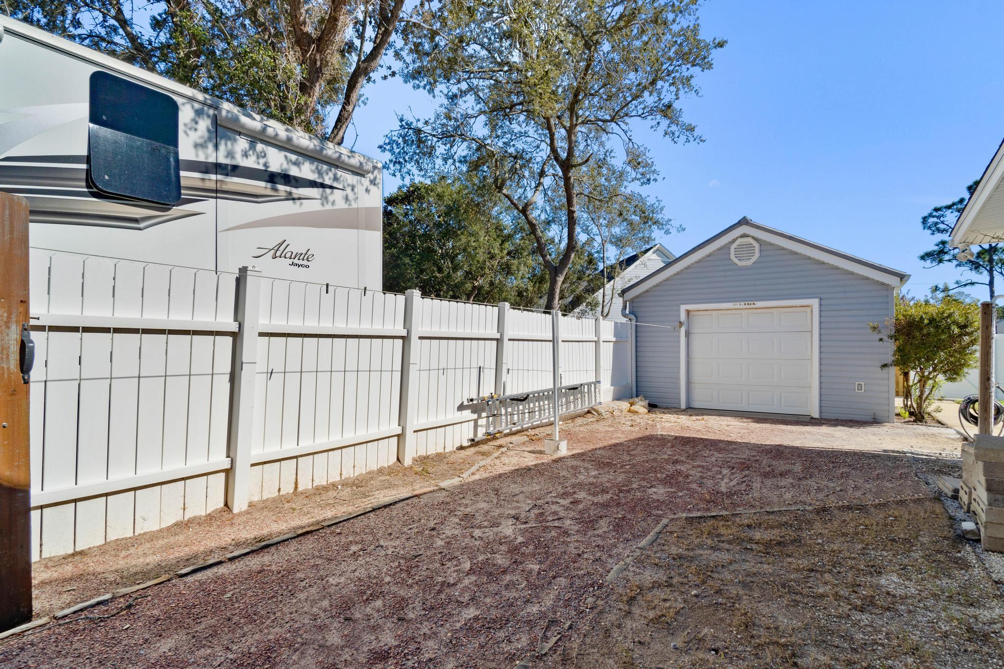 NORTH SHORES - Residential