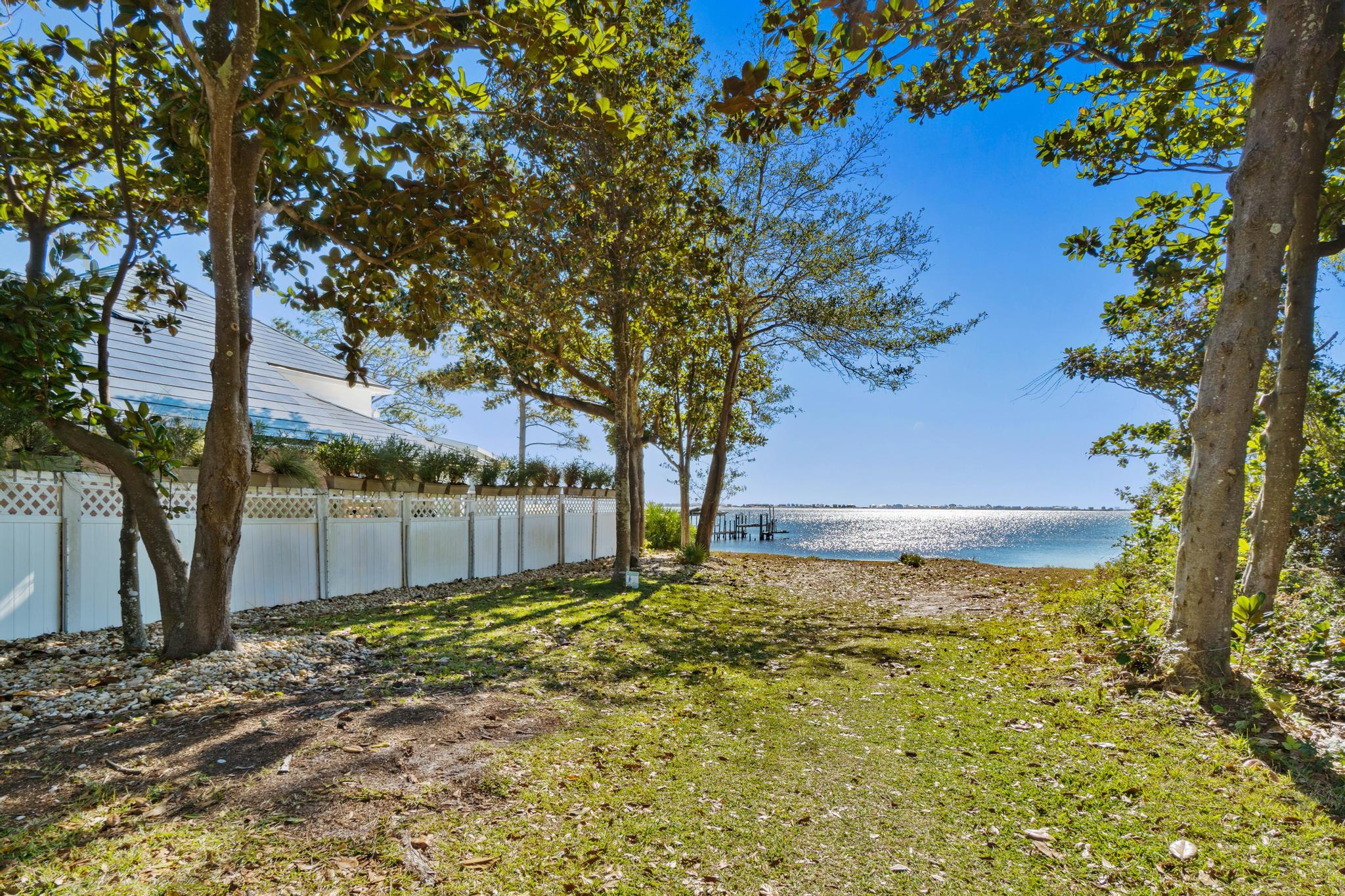 NORTH SHORES - Residential