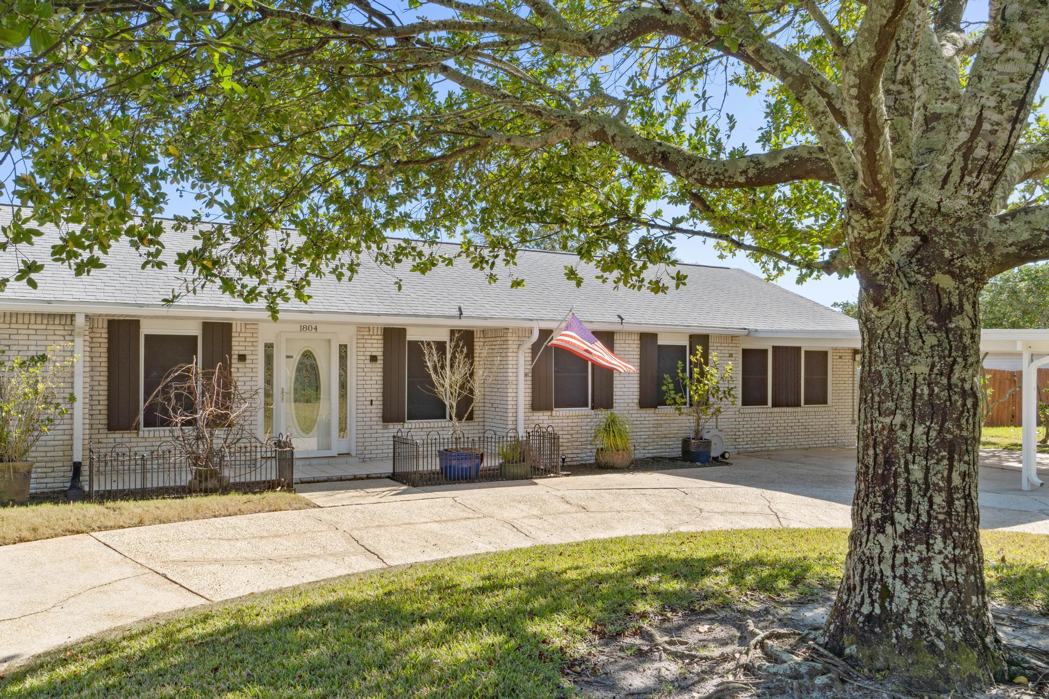 NORTH SHORES - Residential