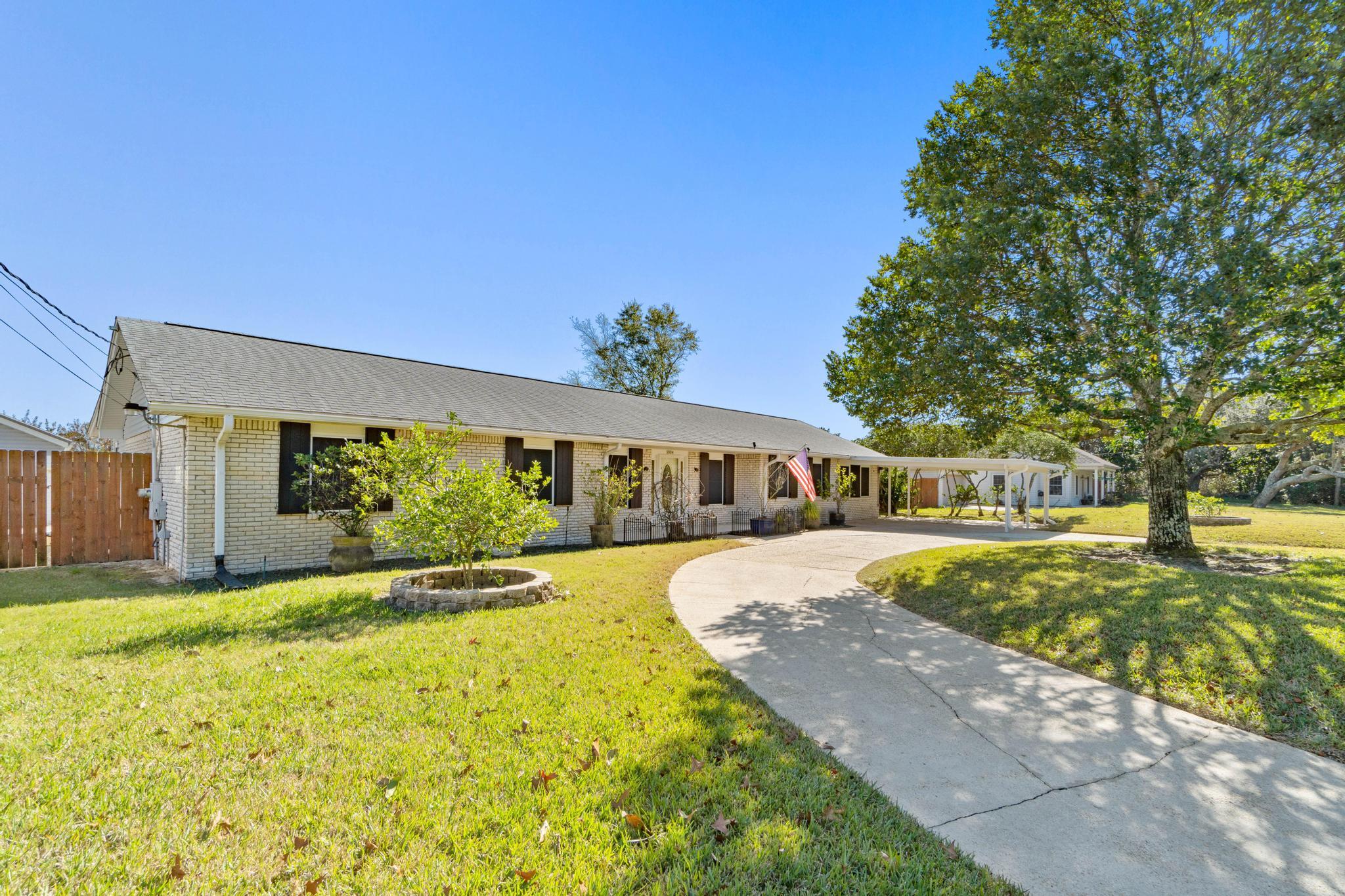 NORTH SHORES - Residential