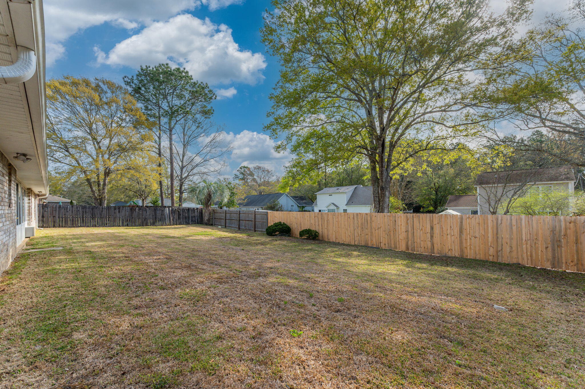 HERITAGE WOODS - Residential