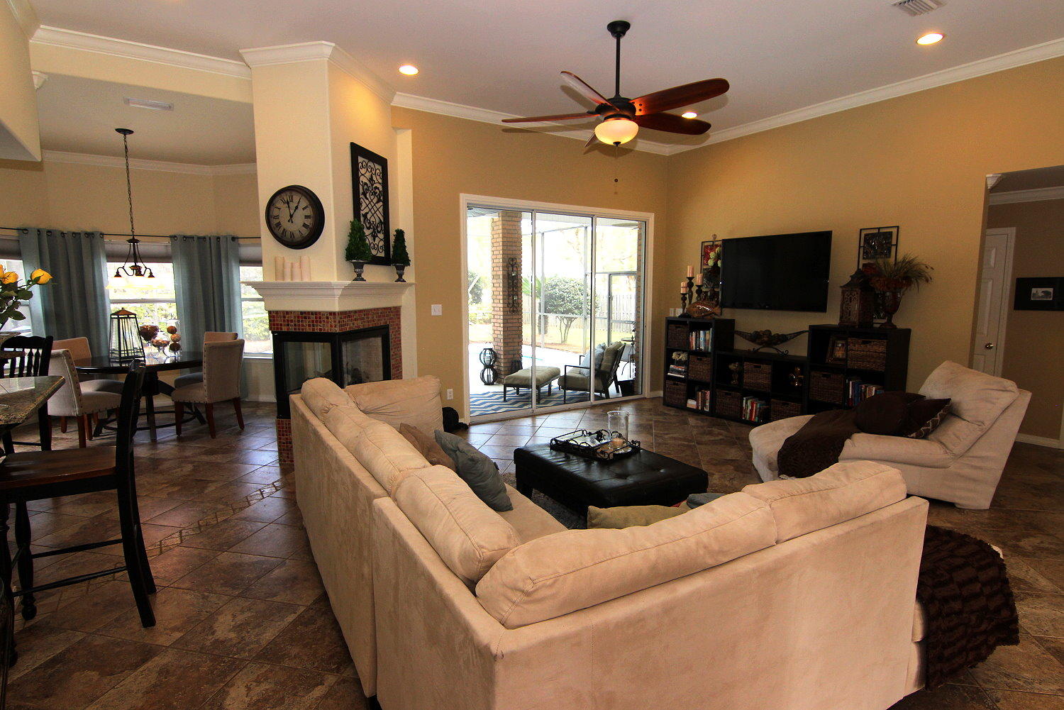 WINDSOR FOREST - Residential