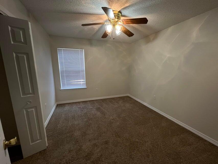 DIAMOND VIEW T/H - Residential Lease