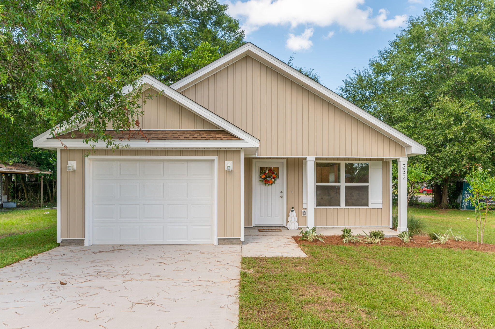 Completed Beautiful New Construction home. This three bedroom two bath home is centrally located and ready to move in! Luxury Vinyl Plank in the main living areas, Quartz countertops throughout, stainless steel appliances, Large walk in pantry and large walk in laundry room. Large Corner Lot, with a great side yard. Professional Photos Coming August 31.