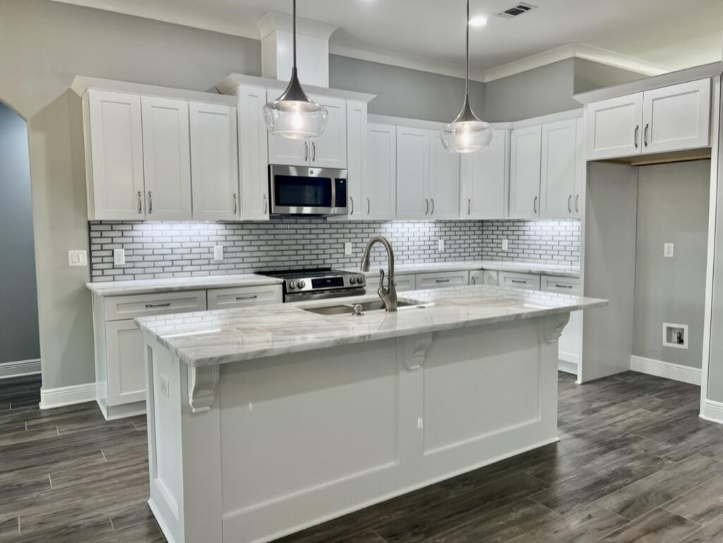 HOLLEY BY THE SEA - Residential