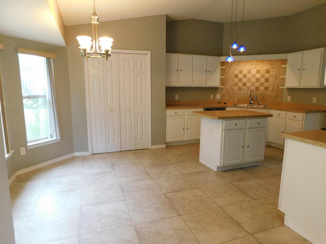 COUNTRYVIEW ESTATES 10TH ADDN - Residential