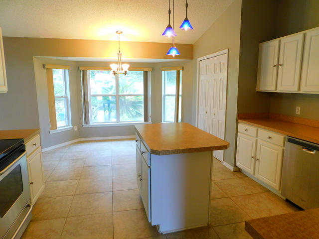 COUNTRYVIEW ESTATES 10TH ADDN - Residential