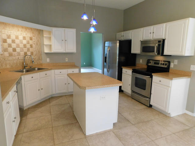 COUNTRYVIEW ESTATES 10TH ADDN - Residential