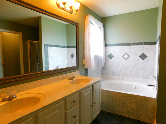 COUNTRYVIEW ESTATES 10TH ADDN - Residential