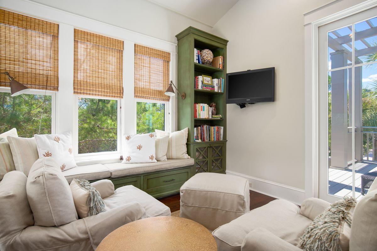 RETREAT THE - Residential
