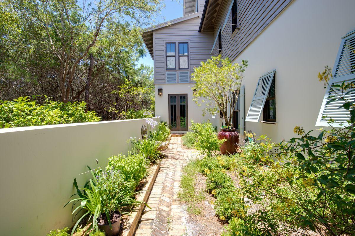 RETREAT THE - Residential