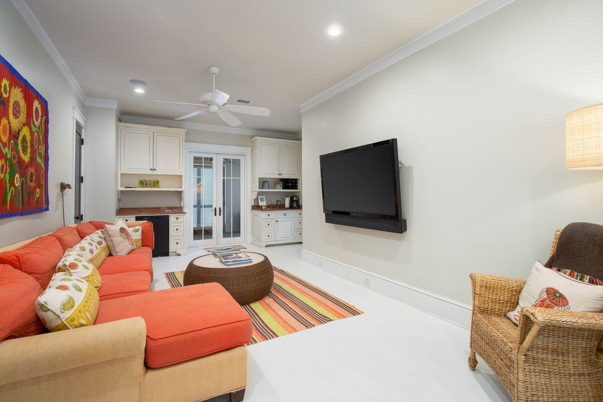 RETREAT THE - Residential