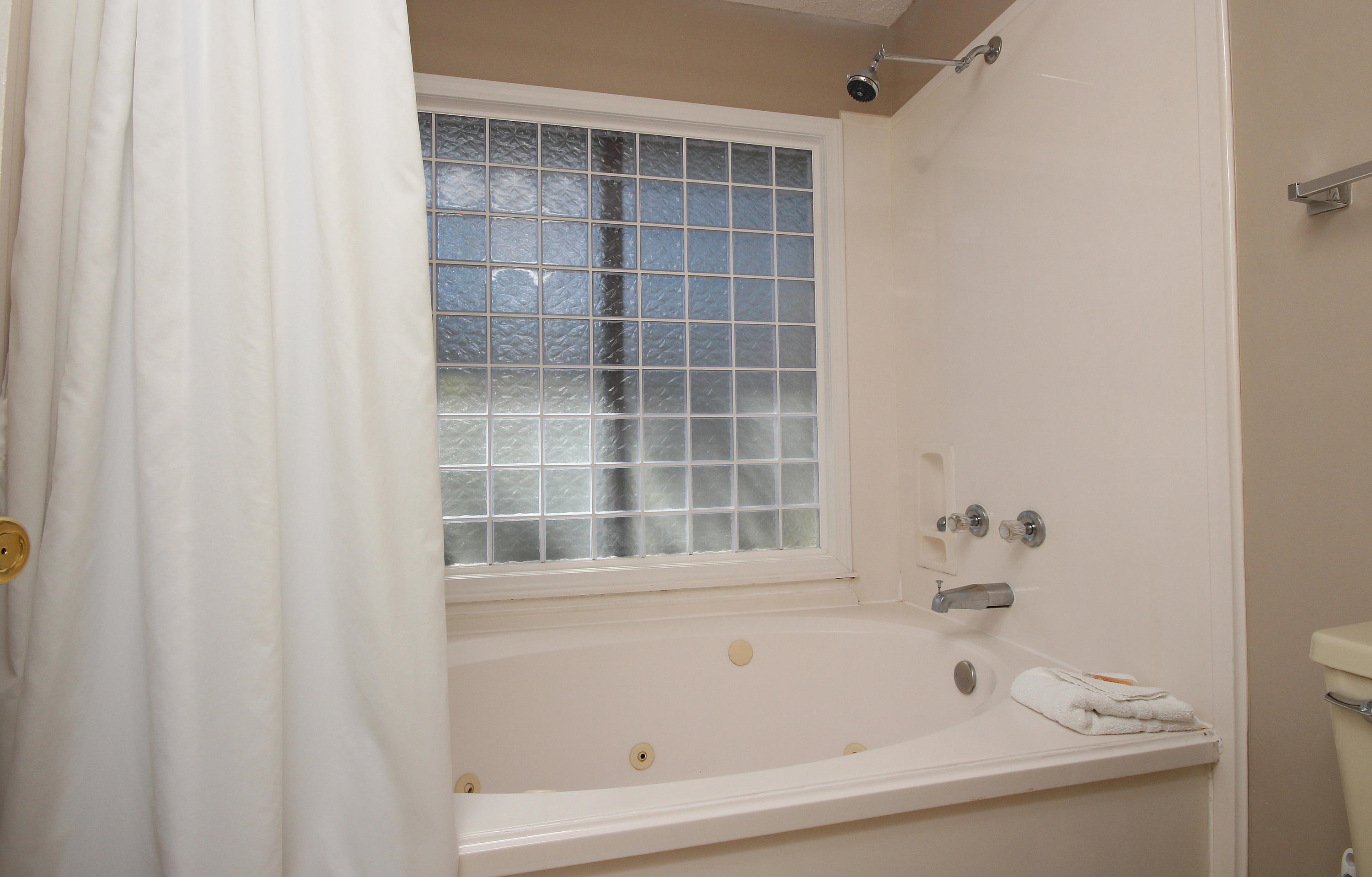 LINKSIDE VILLAGE UNIT 1 - Residential