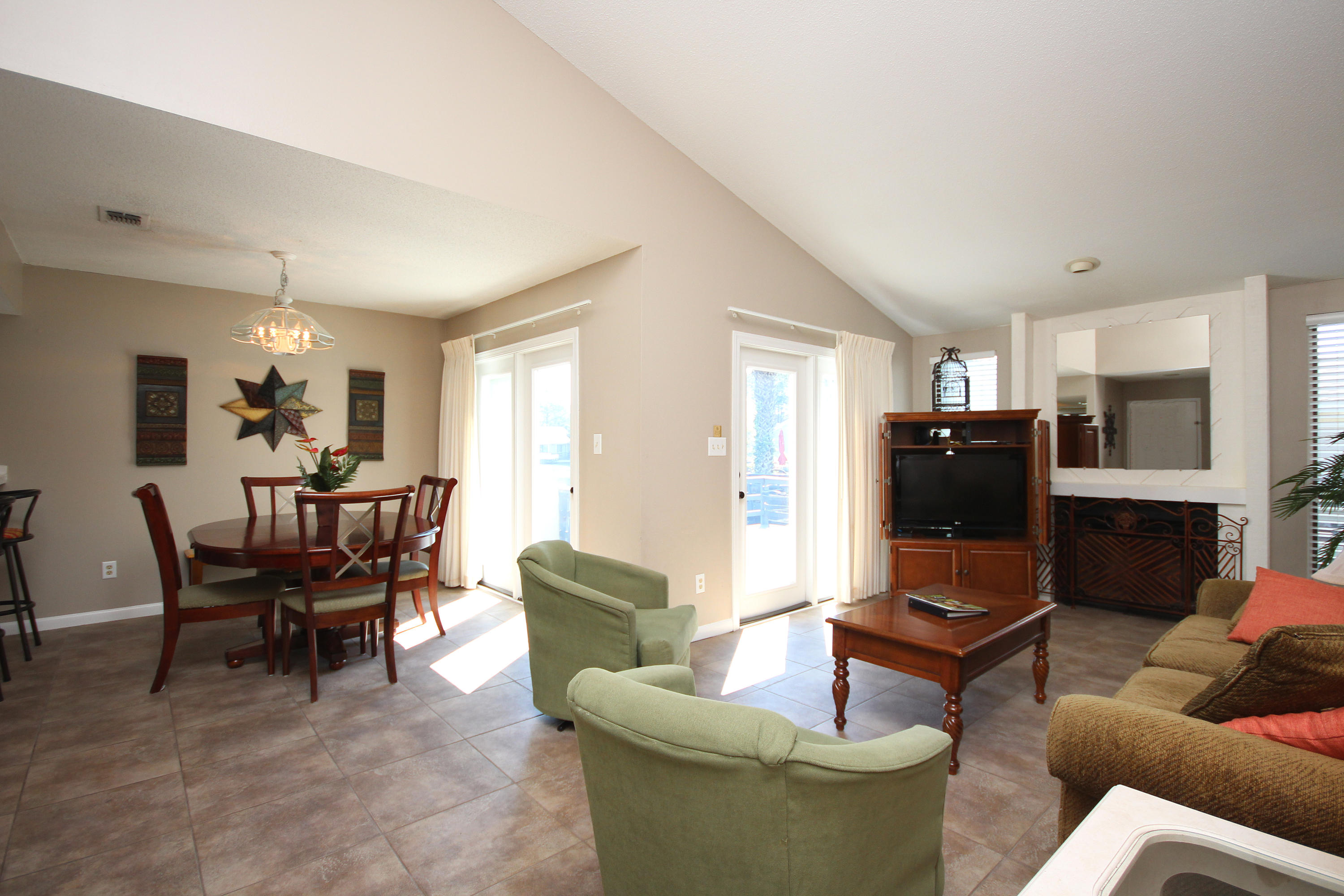 LINKSIDE VILLAGE UNIT 1 - Residential