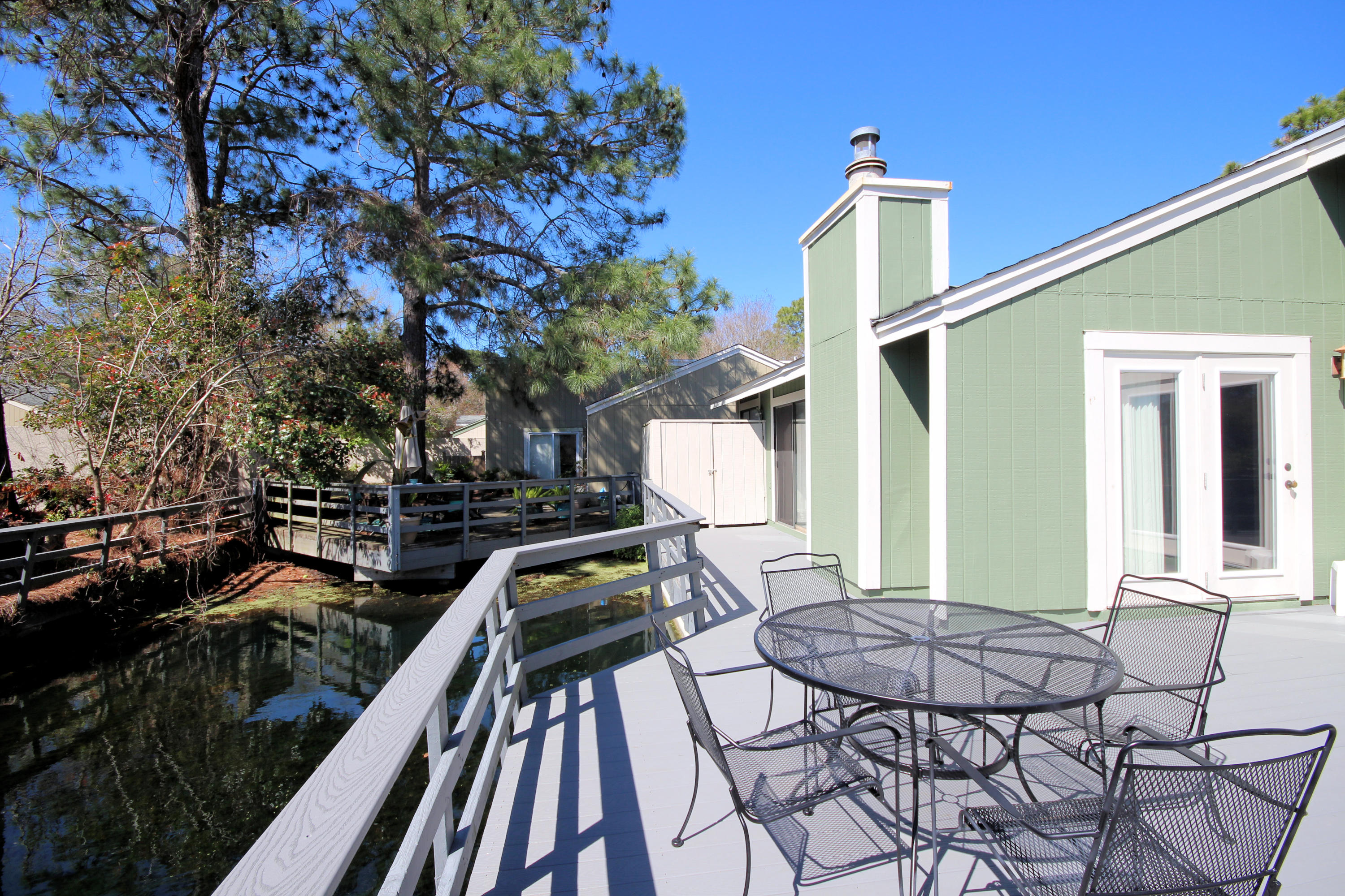 LINKSIDE VILLAGE UNIT 1 - Residential