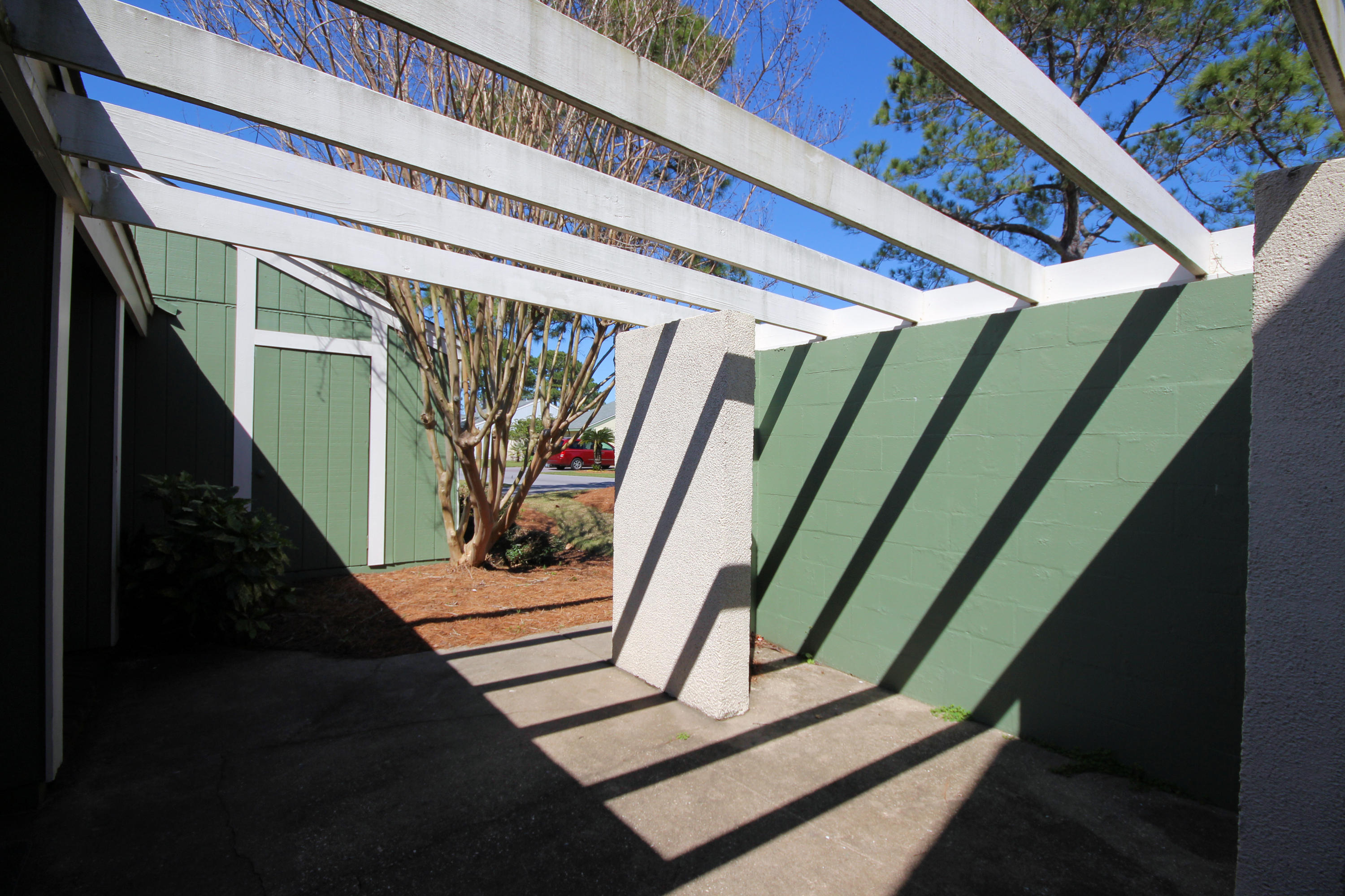 LINKSIDE VILLAGE UNIT 1 - Residential