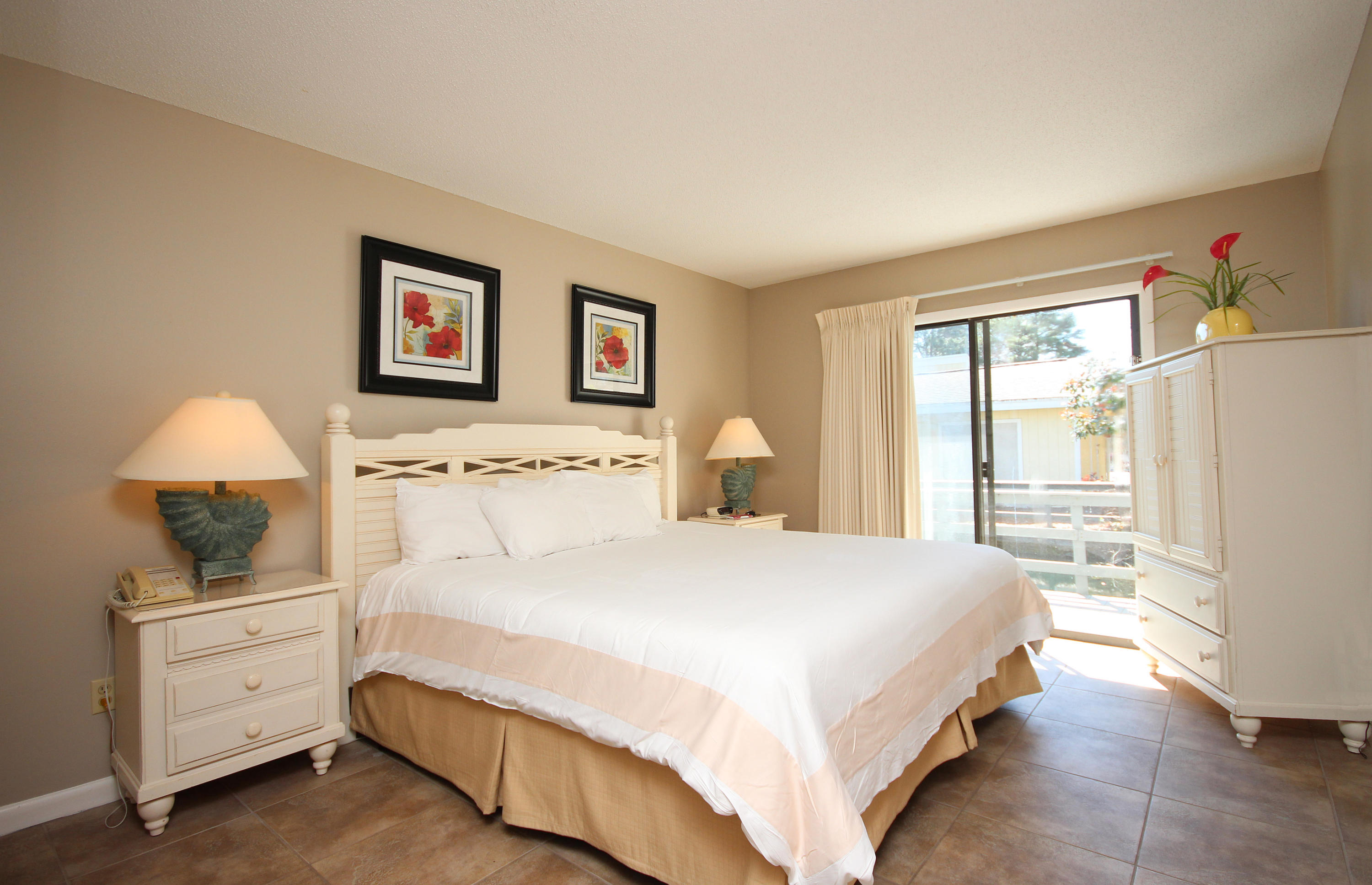 LINKSIDE VILLAGE UNIT 1 - Residential