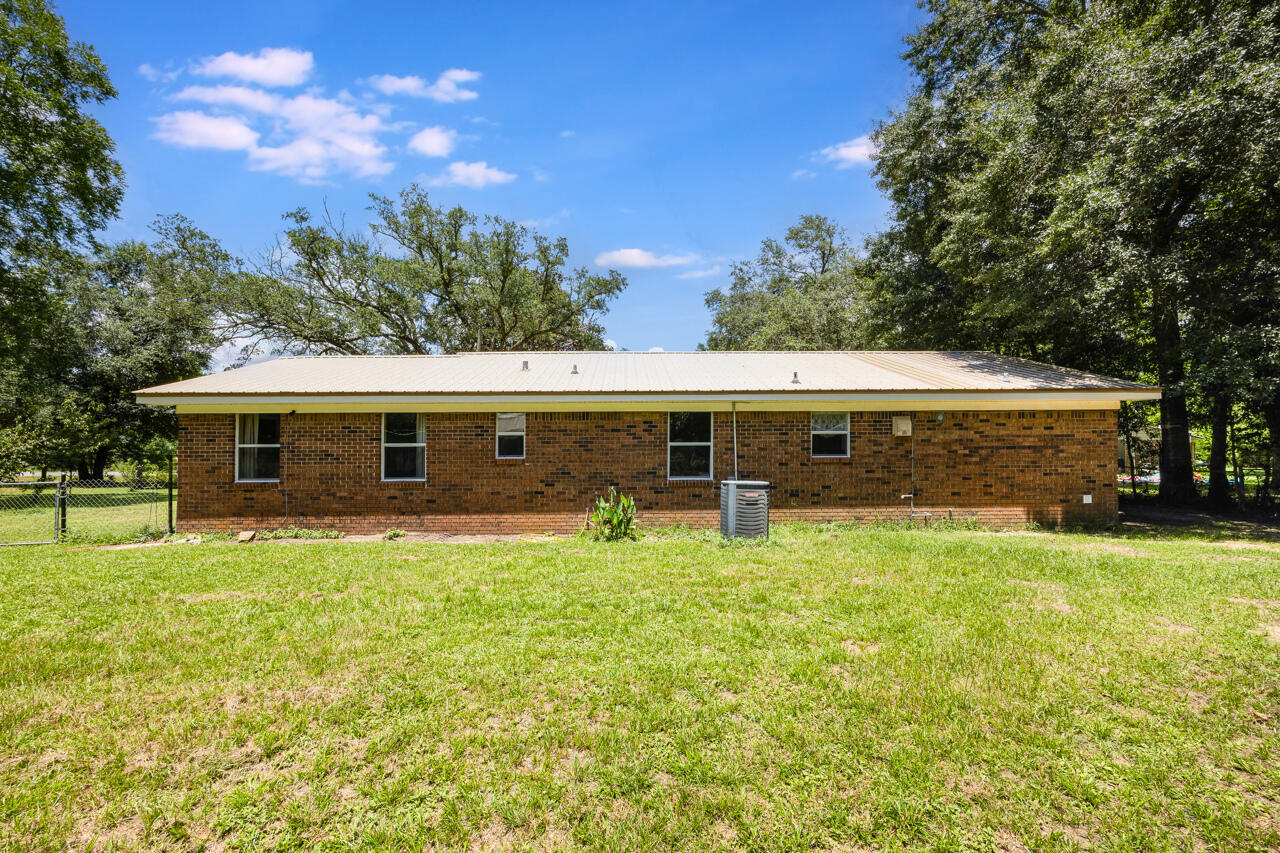 NO RECORDED SUBDIVISION - Residential