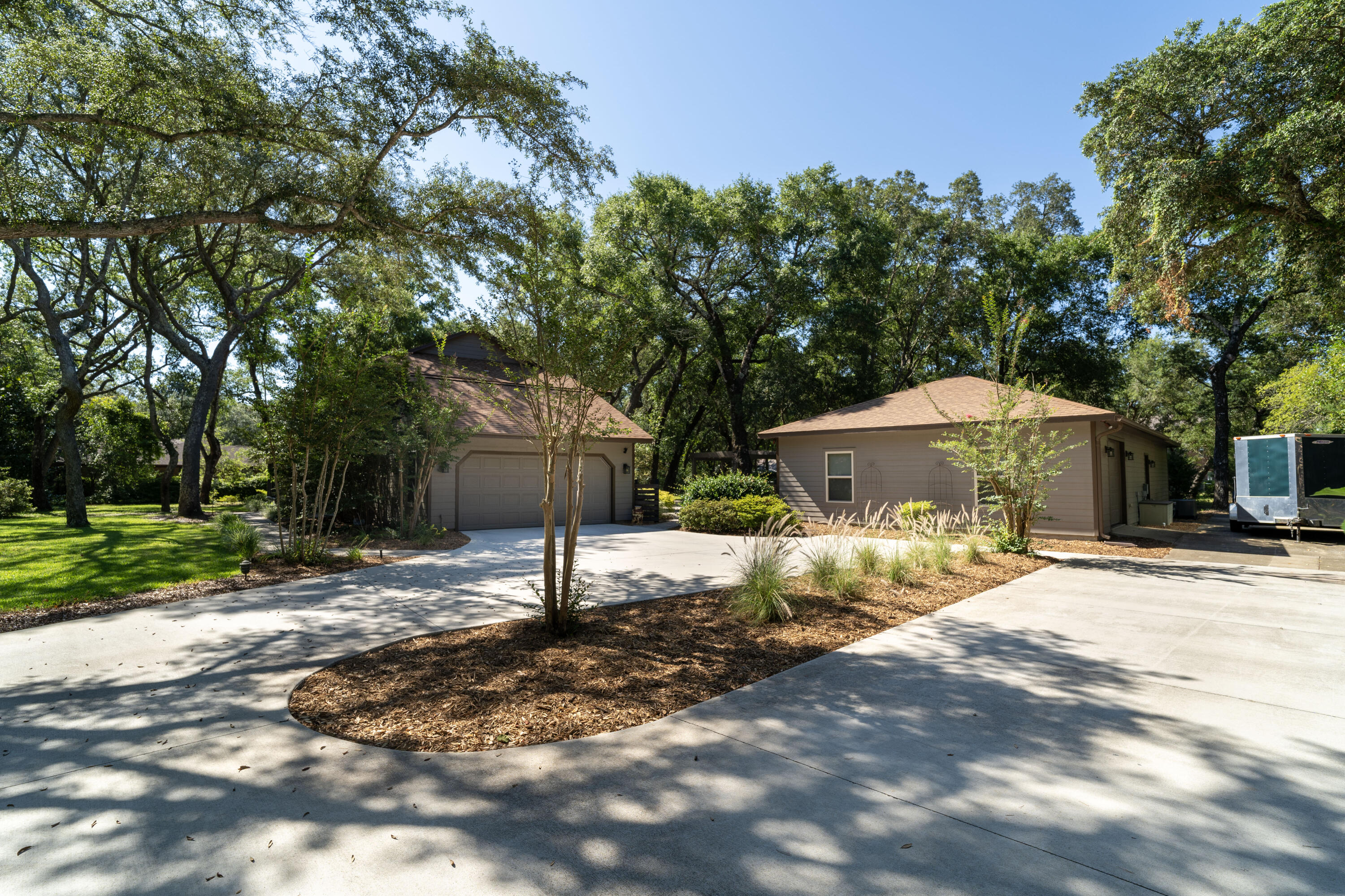 LAKE PIPPIN - Residential